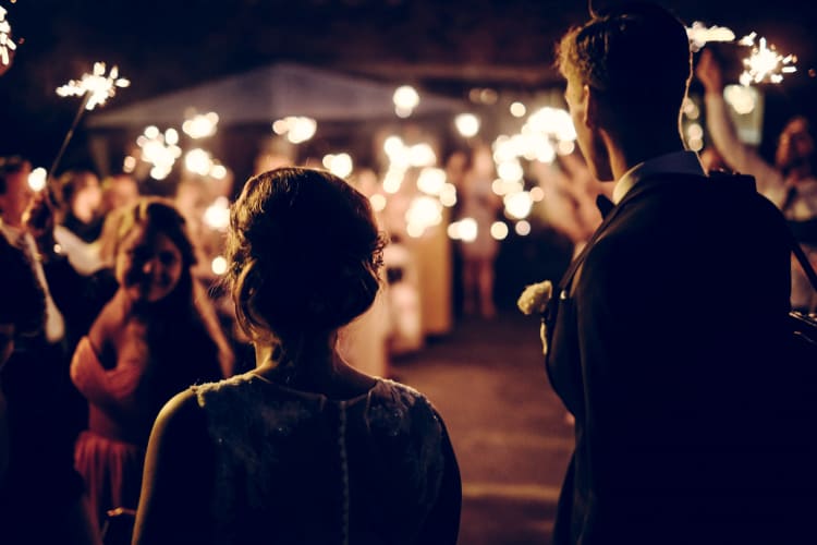 Videografen halten die romantischen Momente eurer Hochzeit für euch fest
