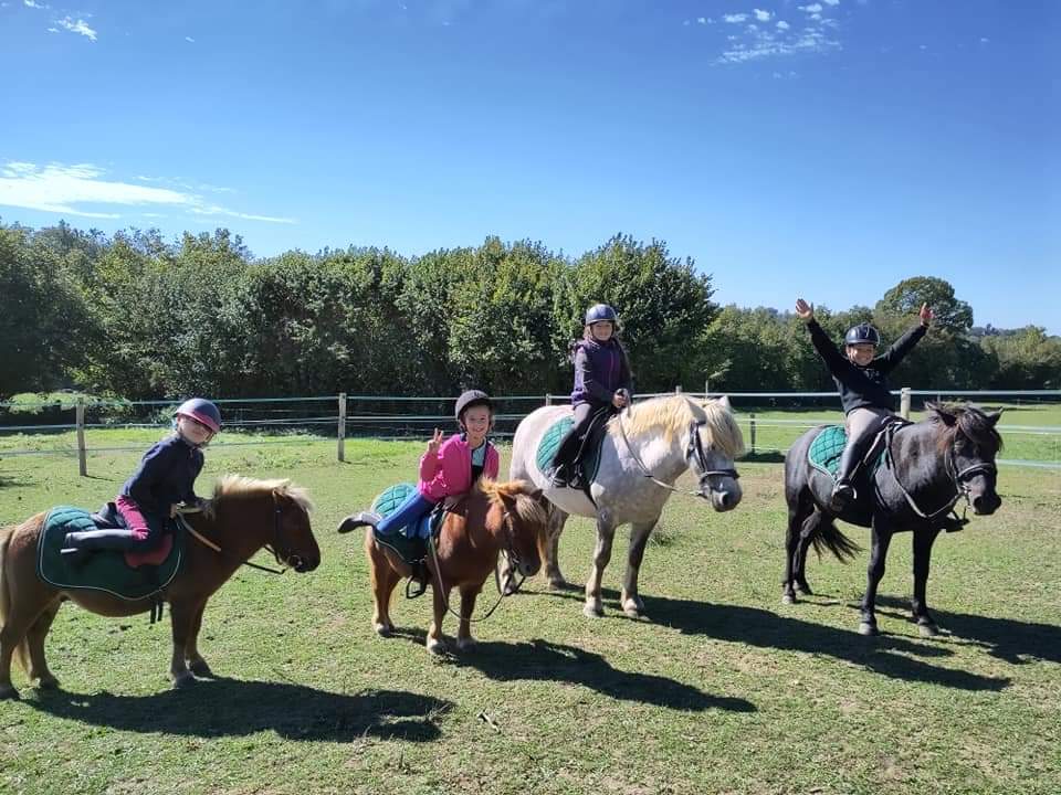 Photo 1 de Equi-Libre en Berry