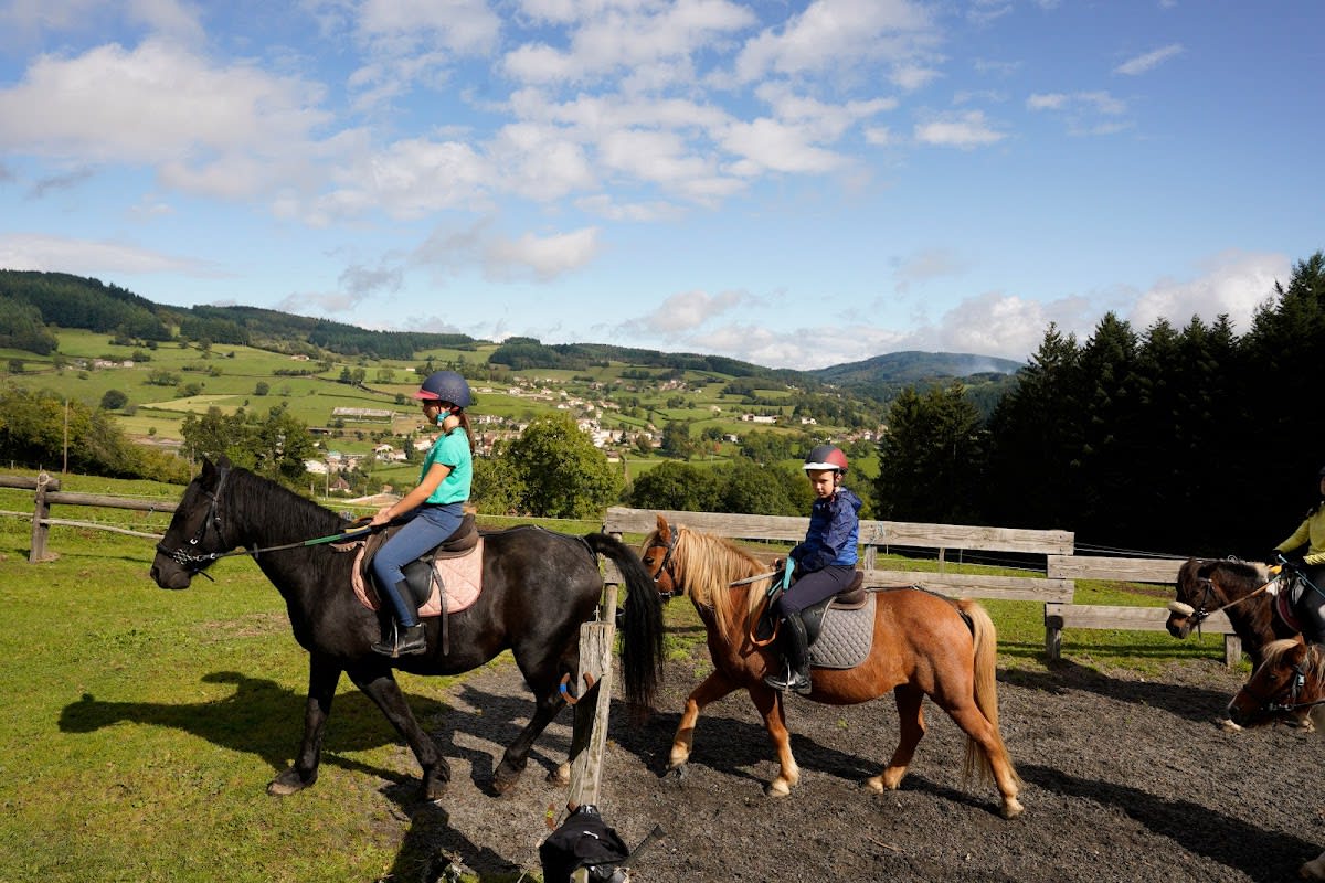 Photo 2 de La Ferme équestre du Rousset