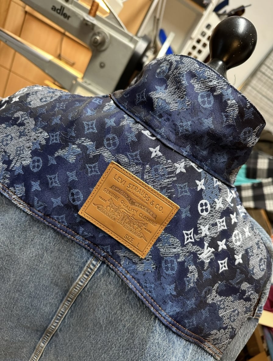J Customs-1
