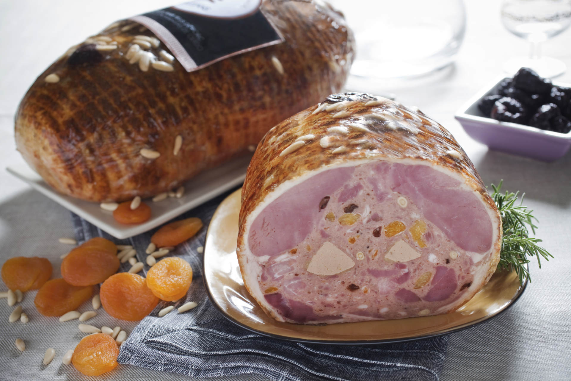 Rostit al Estilo del Penedés amb Prunes, Piñones i Foie-gras