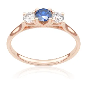 Pierścionek zaręczynowy z różowego złota z niebieskim szafirem i brylantami Trilogy 0,52 ct