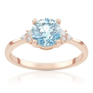 Pierścionek zaręczynowy z różowego złota z niebieskim diamentem laboratoryjnym i diamentami laboratoryjnymi Dreamy 1,05