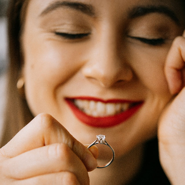 Co powiedzieć dziewczynie podczas zaręczyn?
