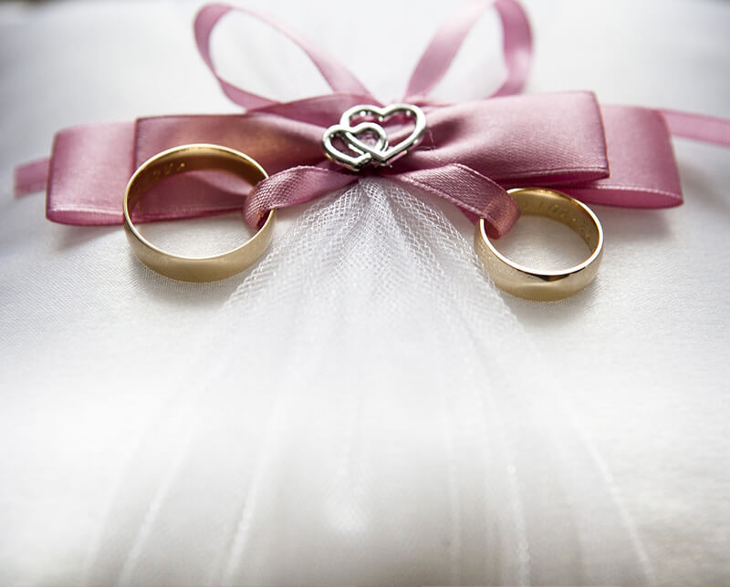 Czy na obrączkach można wykonać grawer?