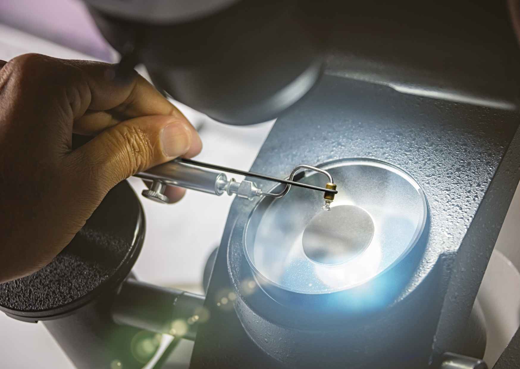 10 mitów o diamentach laboratoryjnych – fakty, które musisz znać przed zakupem pierścionka zaręczynowego