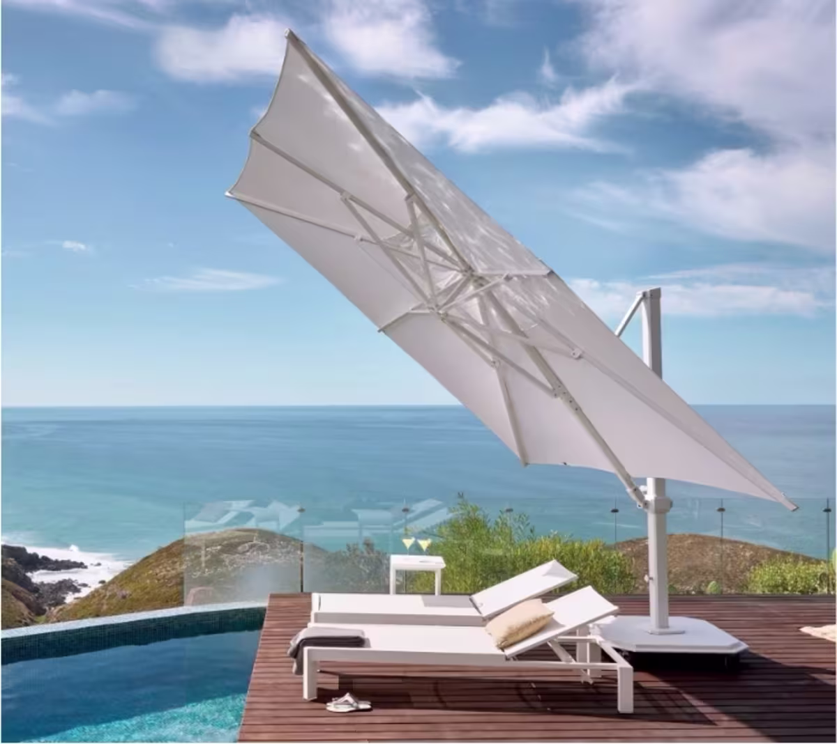 Offset shade for Uninterrupted Views