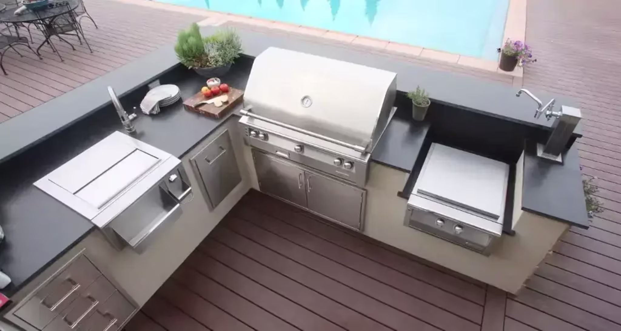 <p>Legacy and craftsmanship meet high-tech, modern sensibilities in Alfresco grills and luxury outdoor kitchen products, which incorporate the same manufacturing quality used in restaurant equipment to make chef-worthy outdoor appliances accessible.</p>