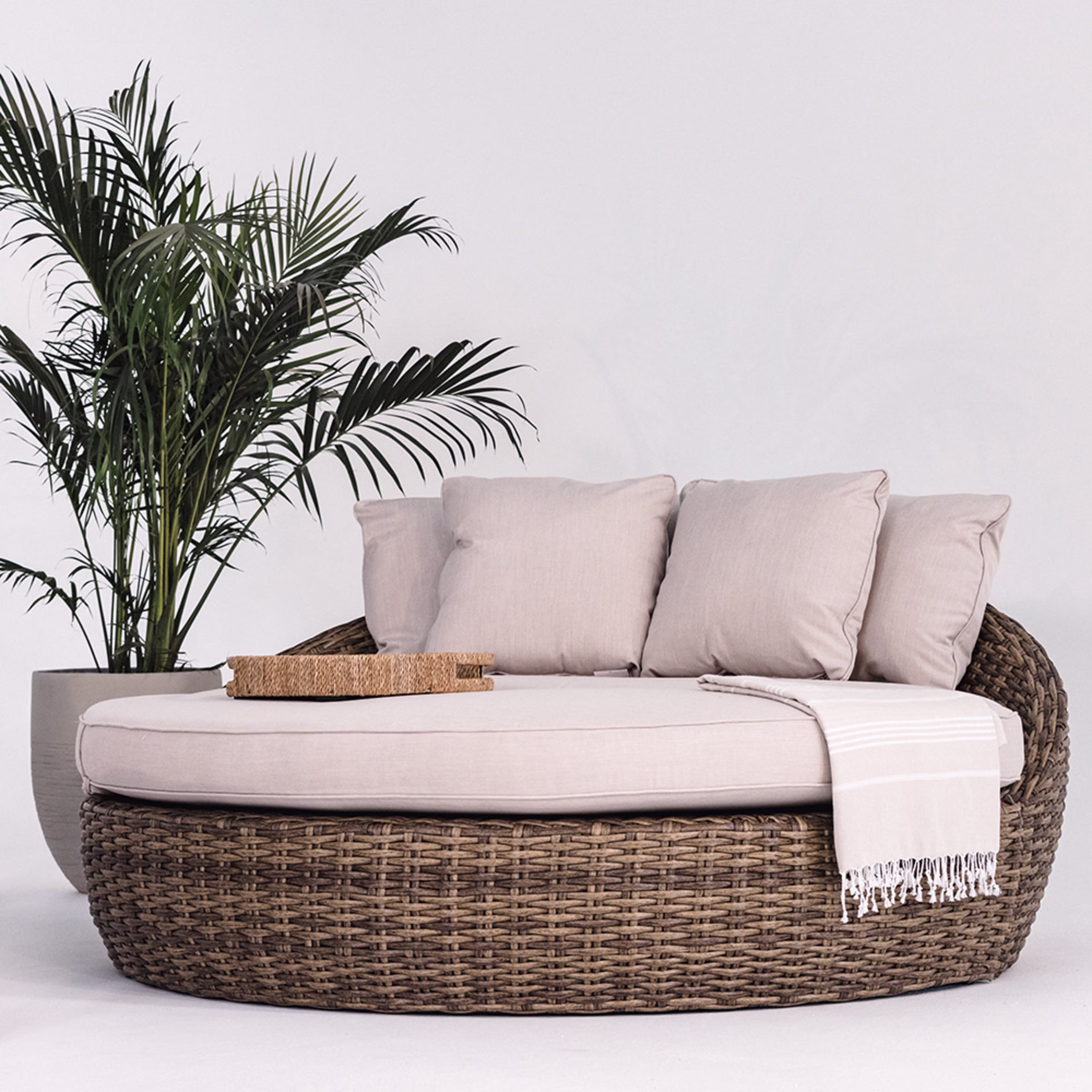 Sunset West Havana Woven Round Outdoor Daybed