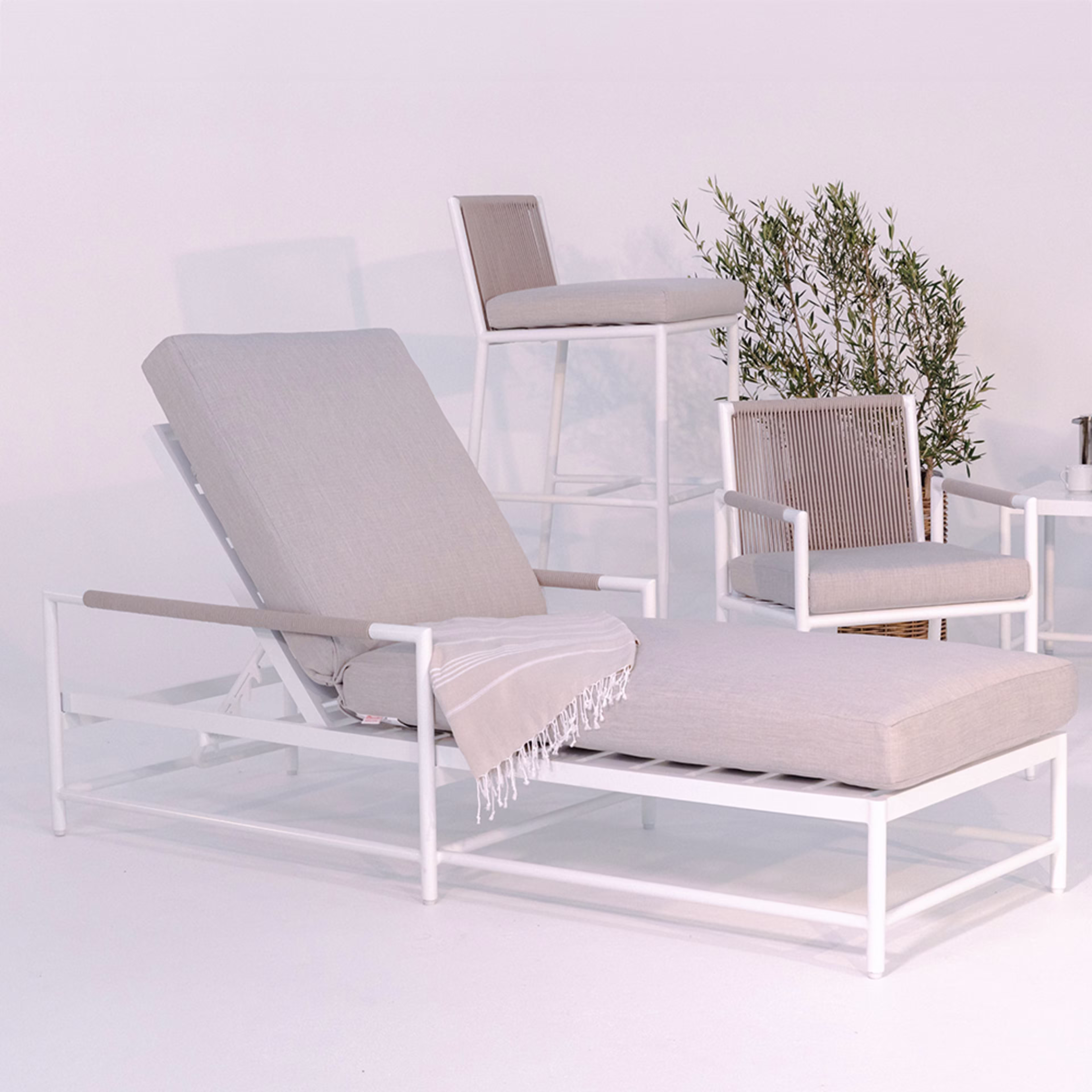 Sunset West Sabbia Aluminum Chaise Lounge