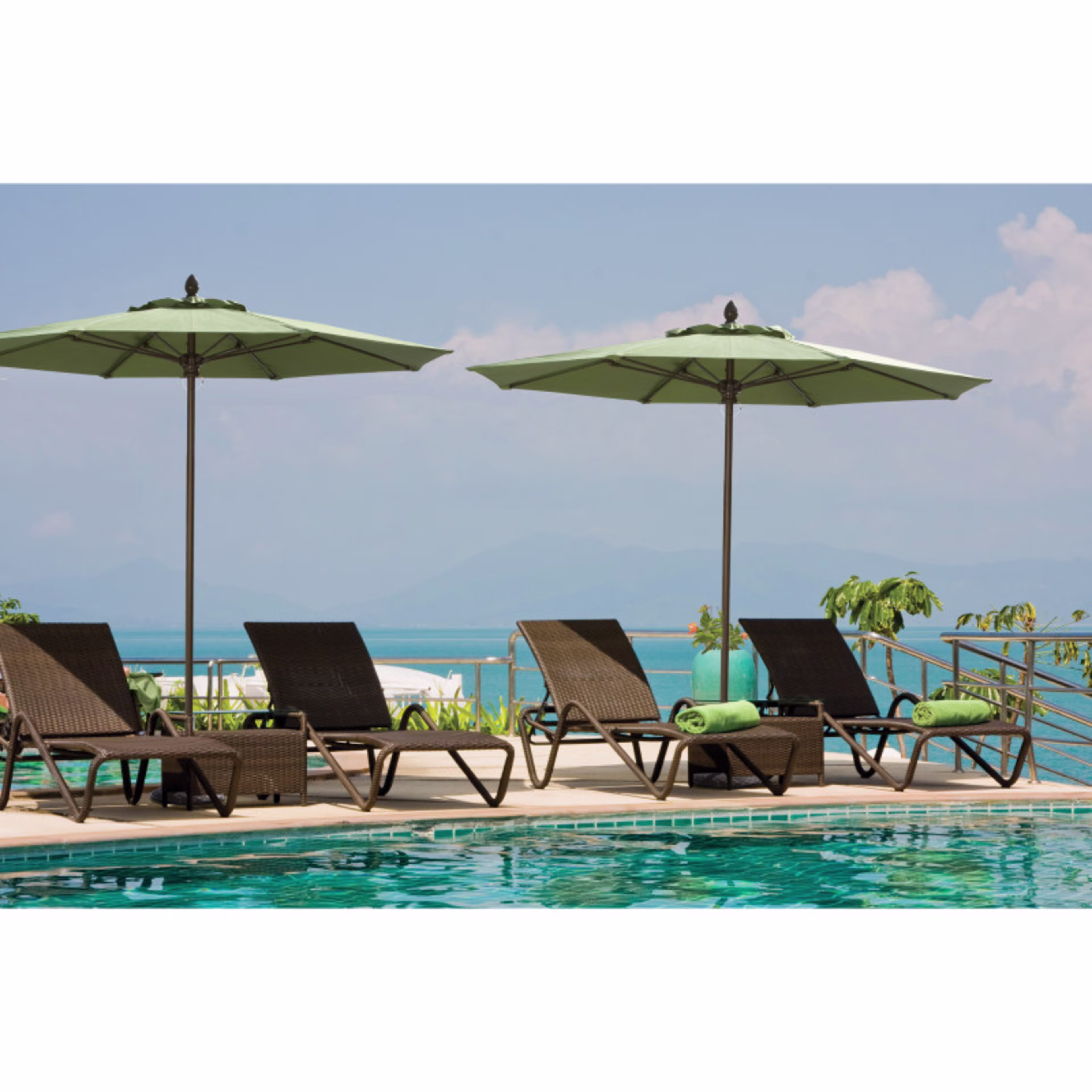 FiberBuilt Lucaya 8' Octagonal Aluminum Commercial Market Patio Umbrella