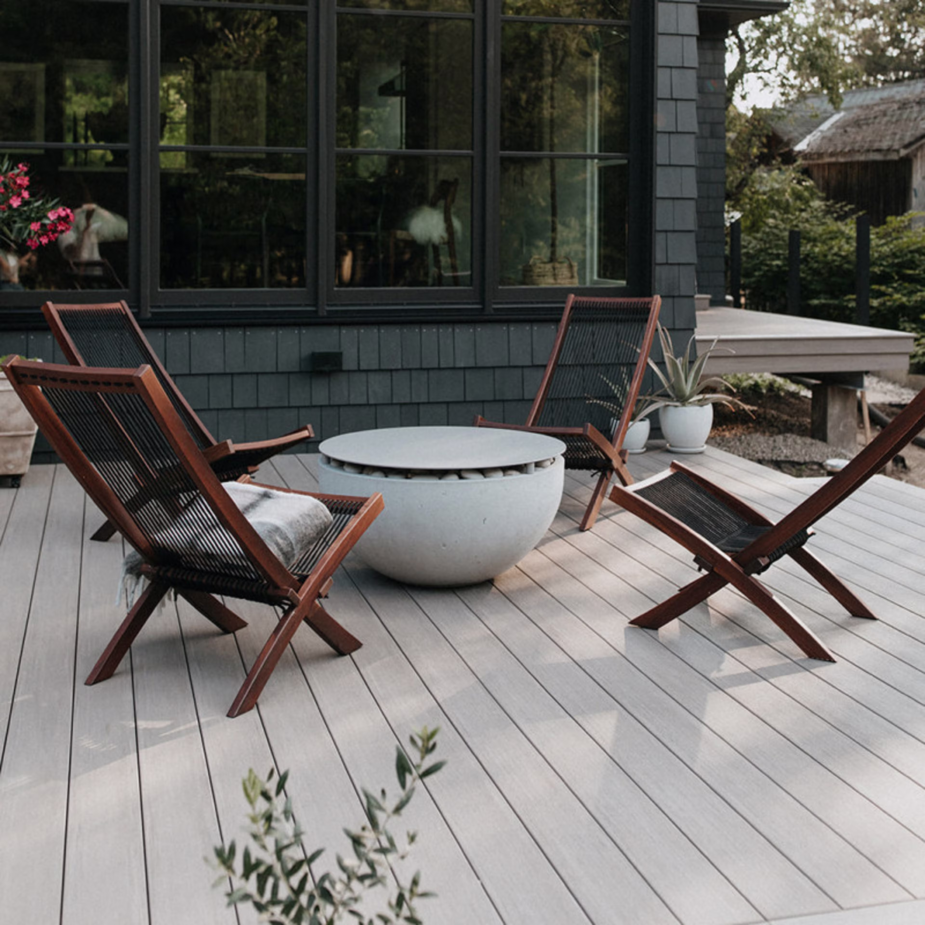 DEKKO Fire Pits Serenade Round Aluminum Fire Pit Lid