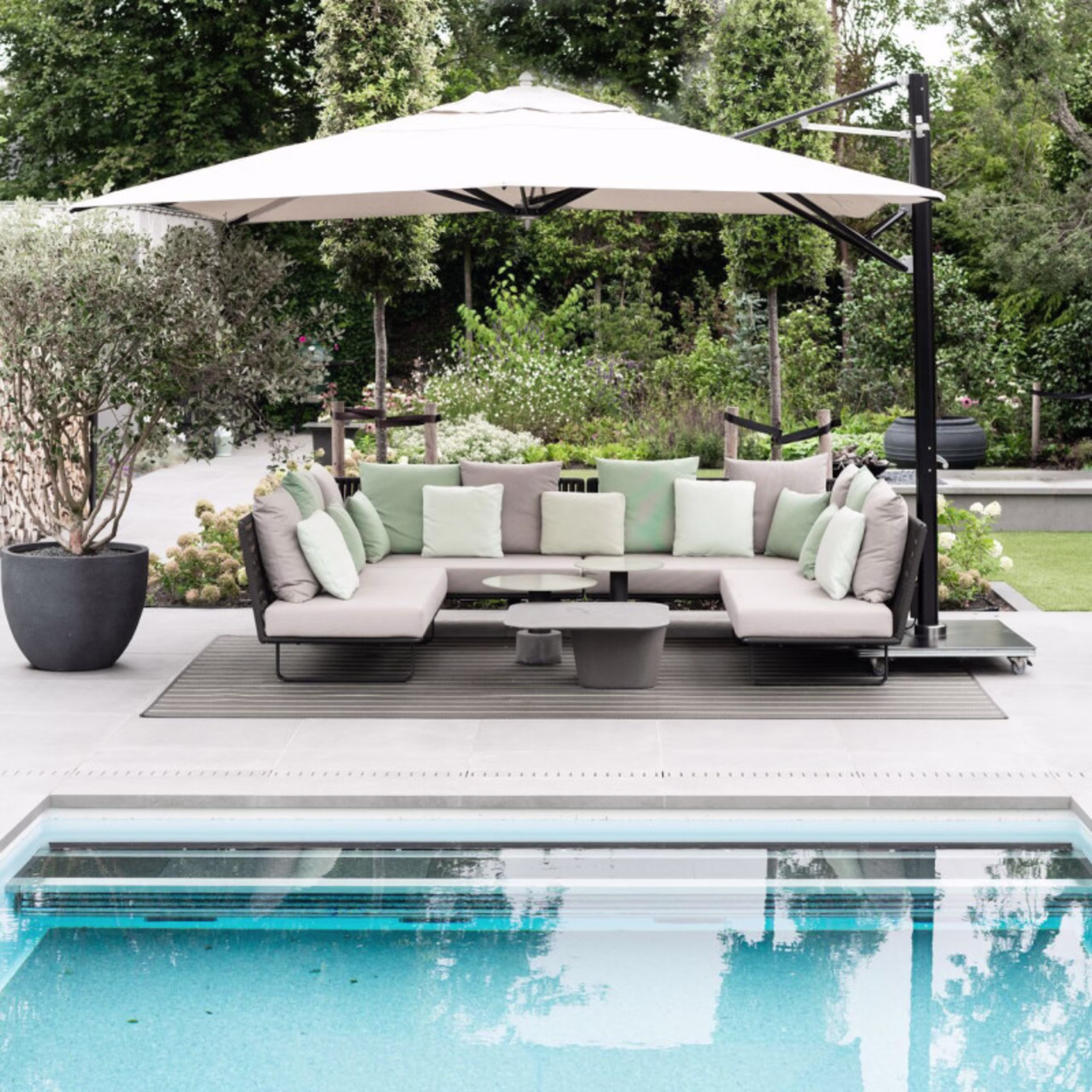 Tuuci Ocean Master Max Single Octagonal Aluminum Cantilever Patio Umbrella
