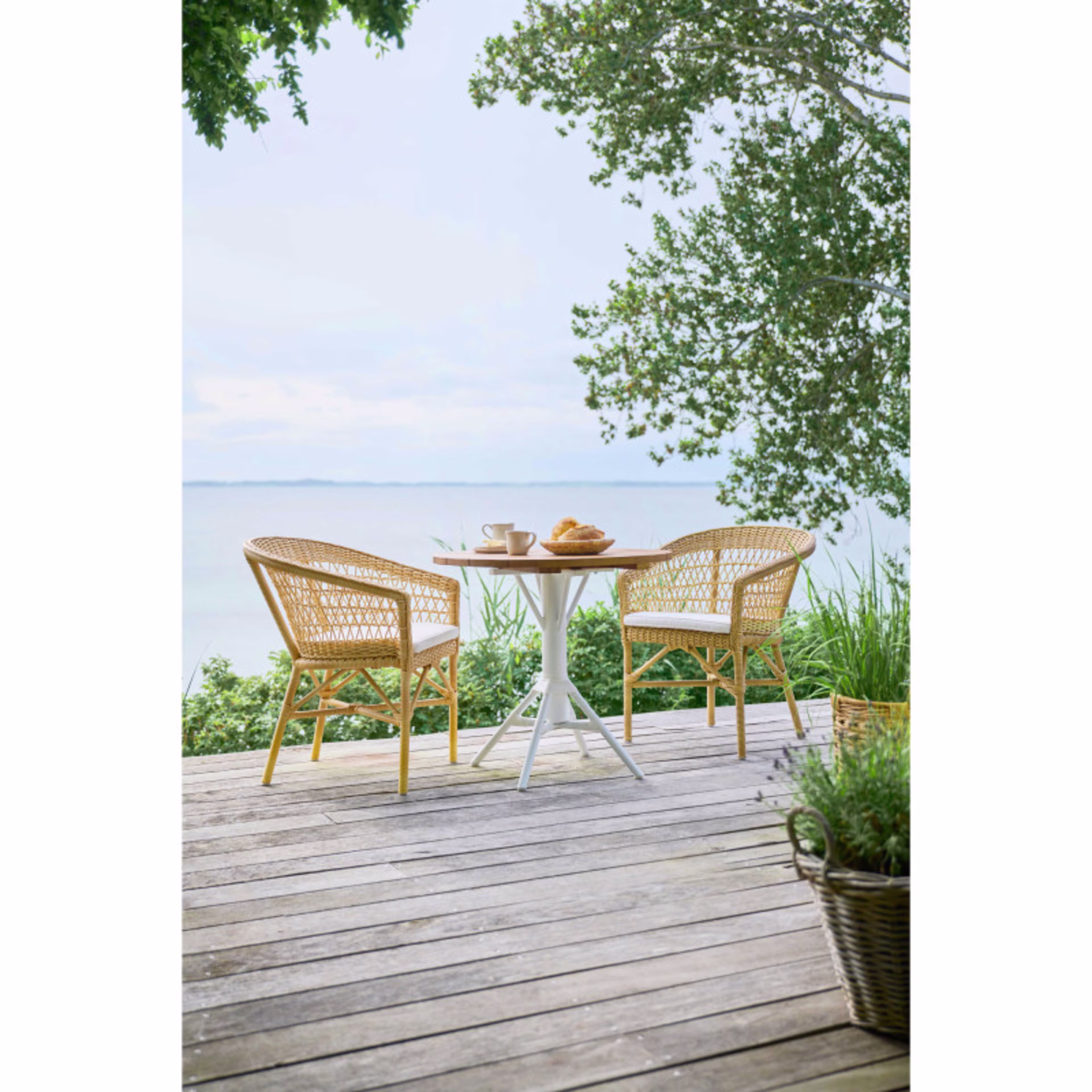 Sika Design Nicole/Emma 3-Piece Round Bistro Patio Dining Set