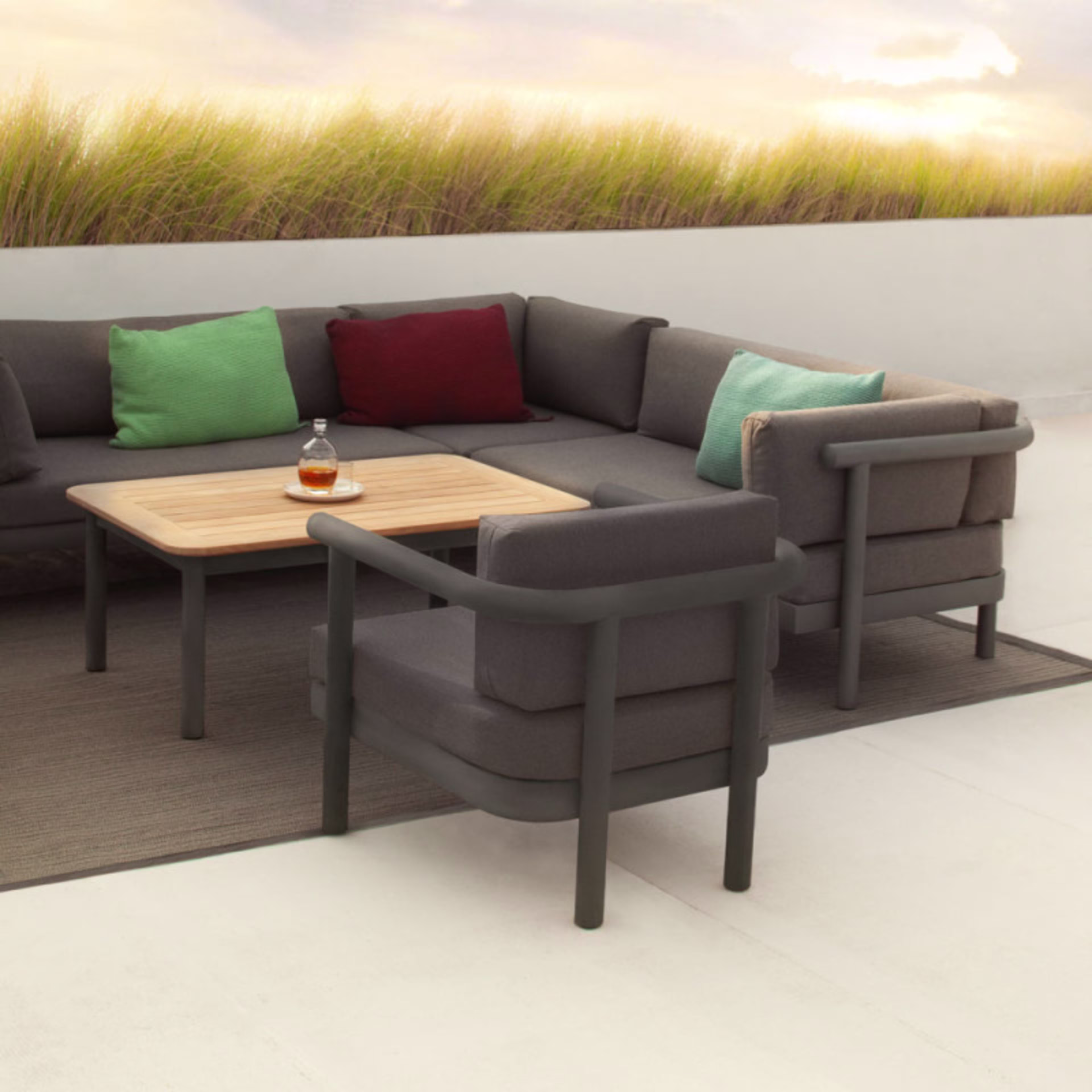 POVL Outdoor Vorso Aluminum Lounge Chair