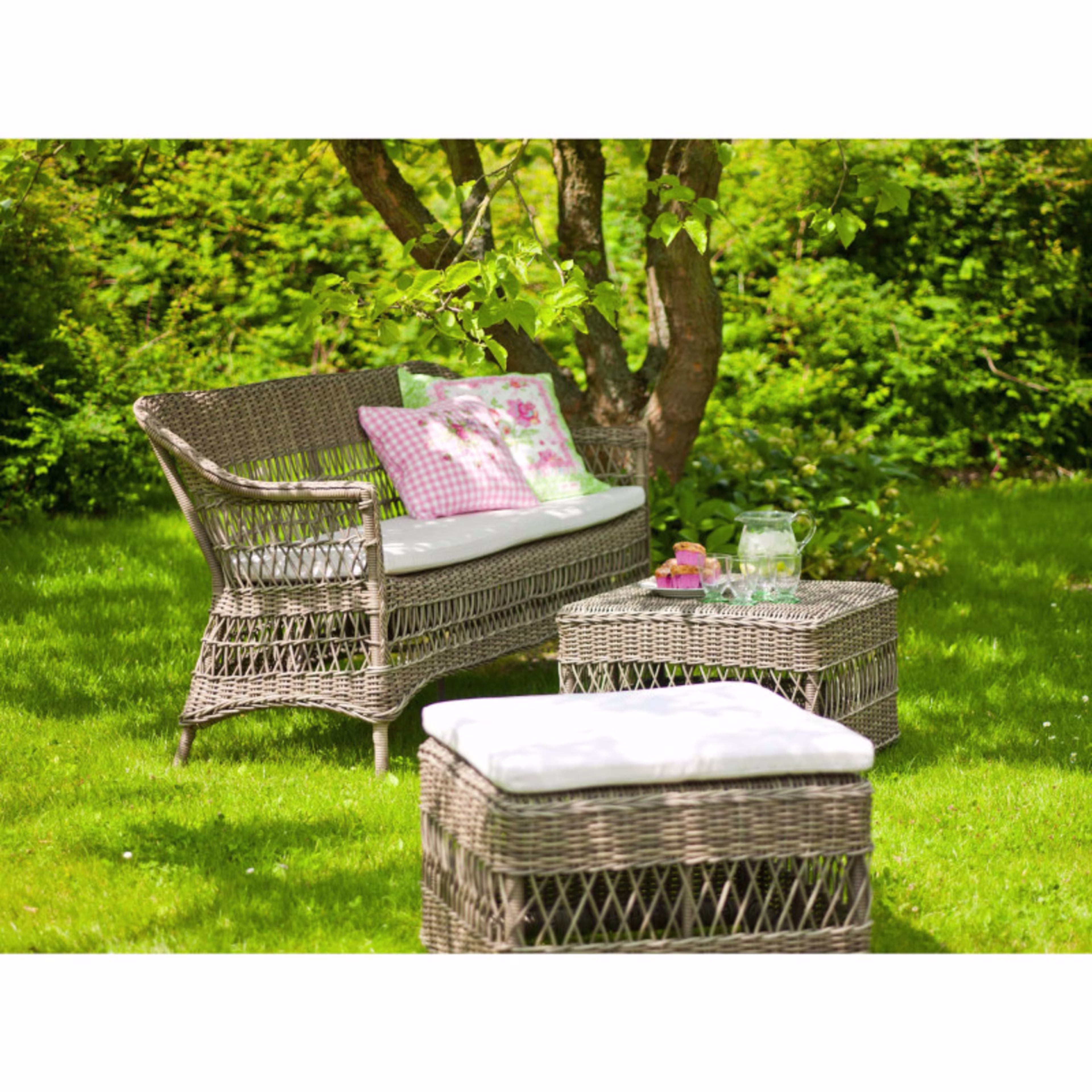 Sika Design Georgia Garden Anna 24" Woven Square Side Table