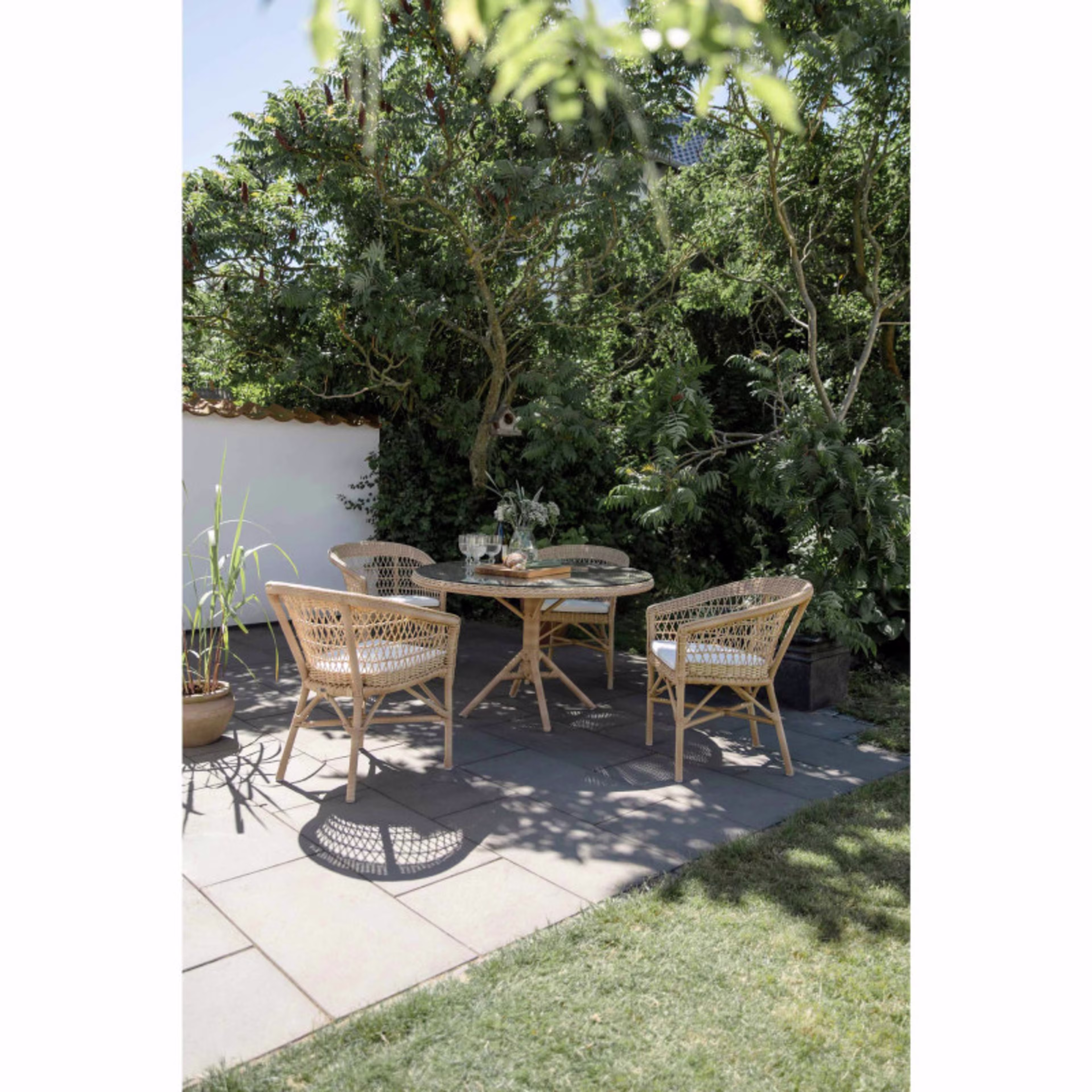 Sika Design Georgia Garden Grace 47" AluRattan Round Dining Table