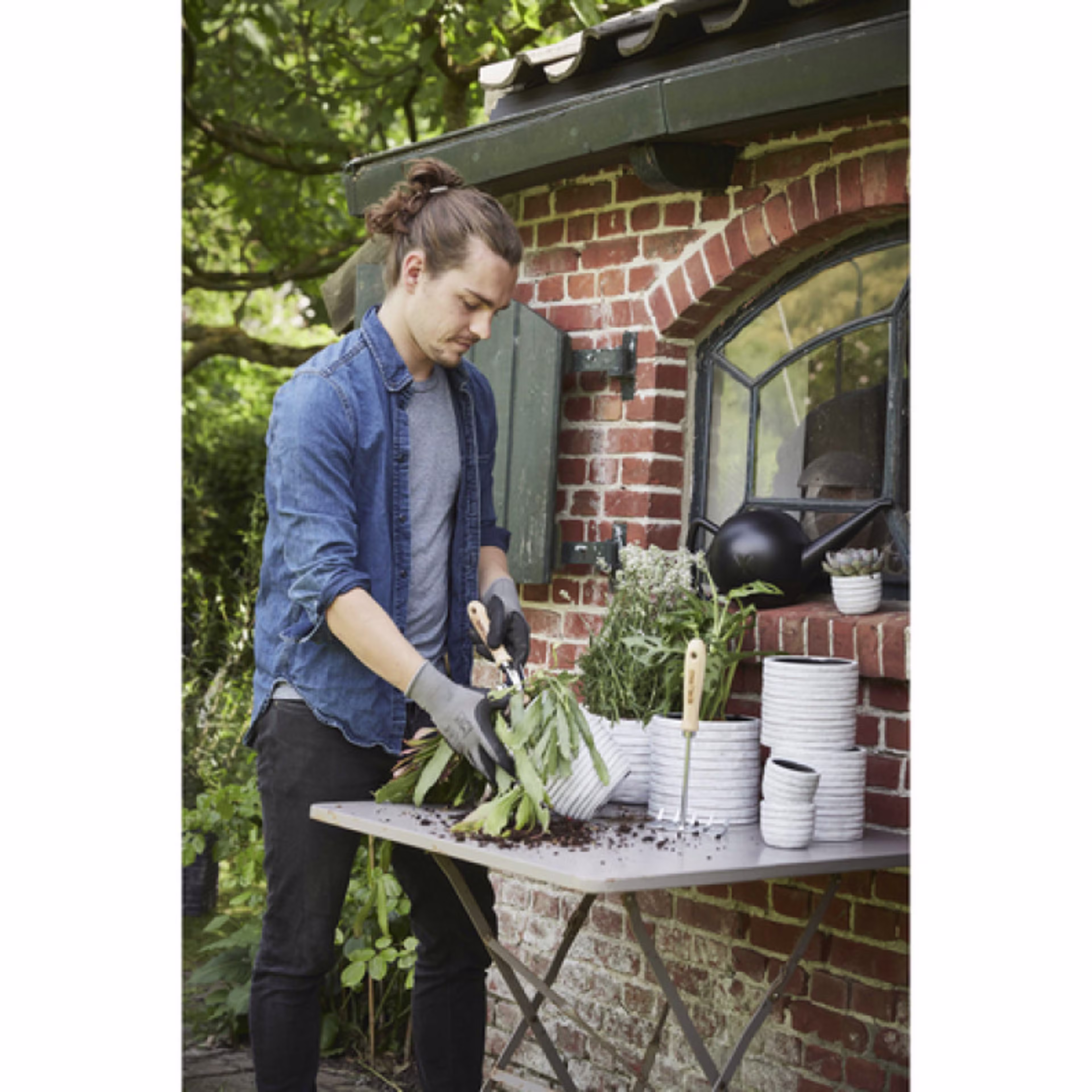 Capi Nature Row 21" Ball Planter Pot - Anthracite