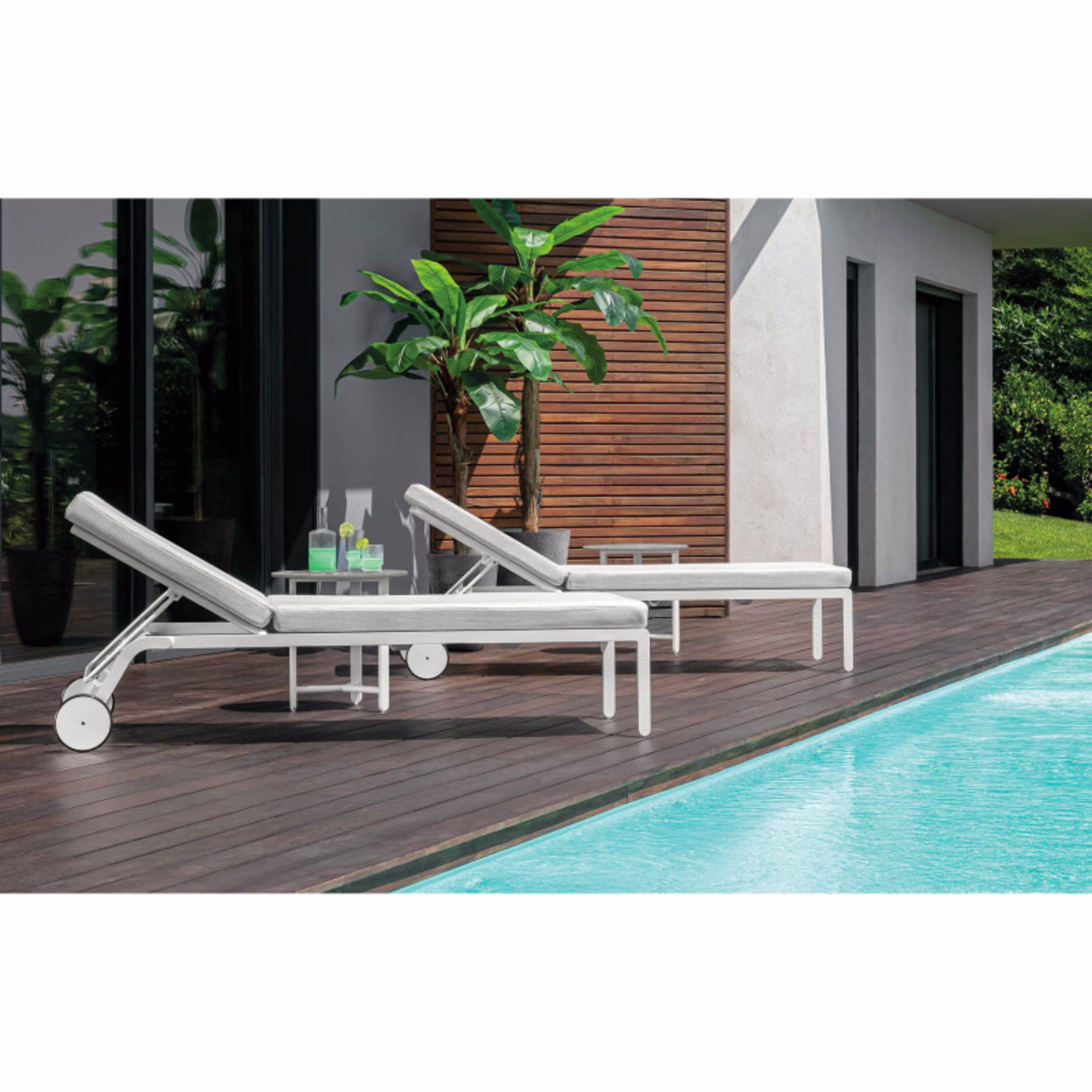 Talenti Riviera Stackable Aluminum Sunbed