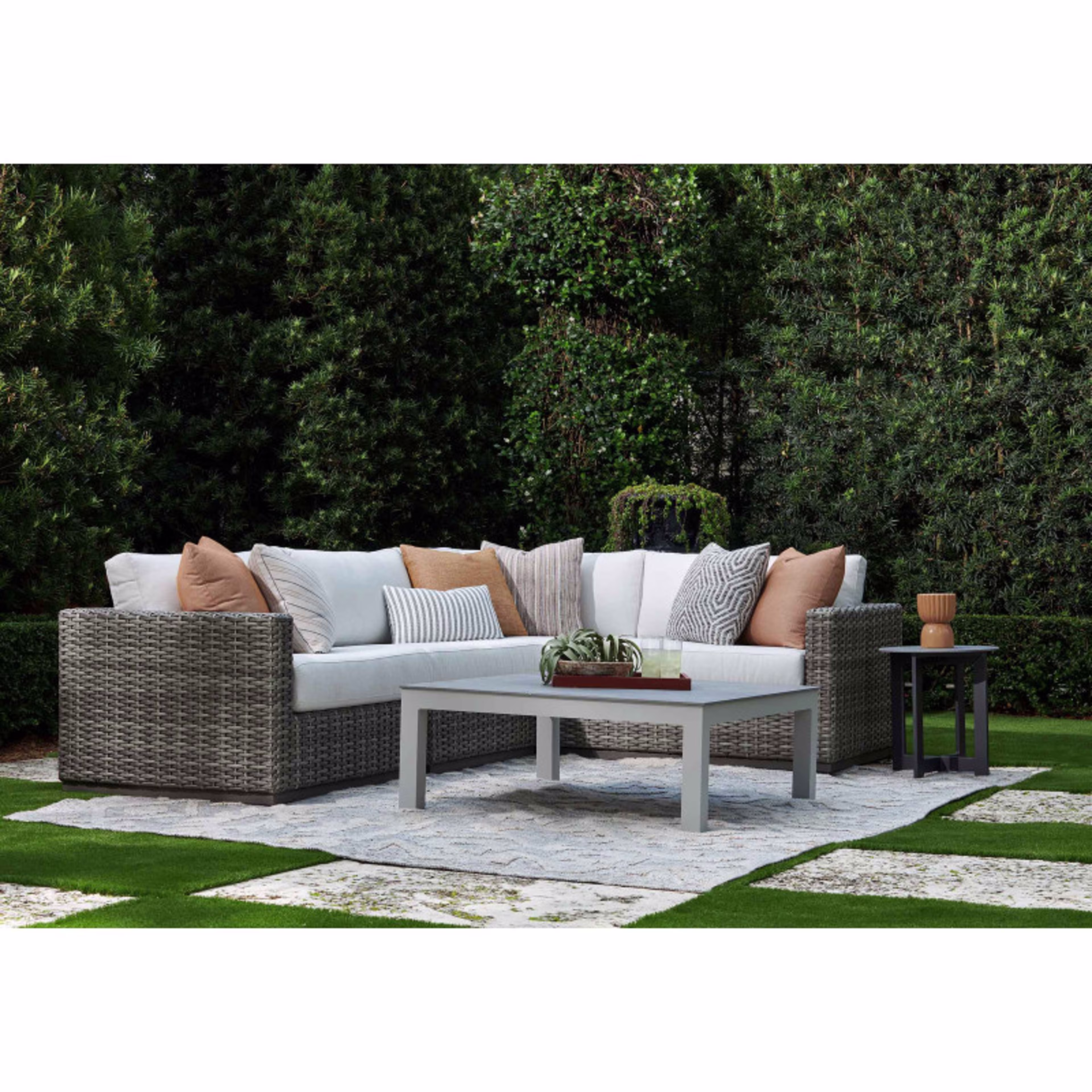 Lane Venture Jasper 24" Composite Stone Round End Table