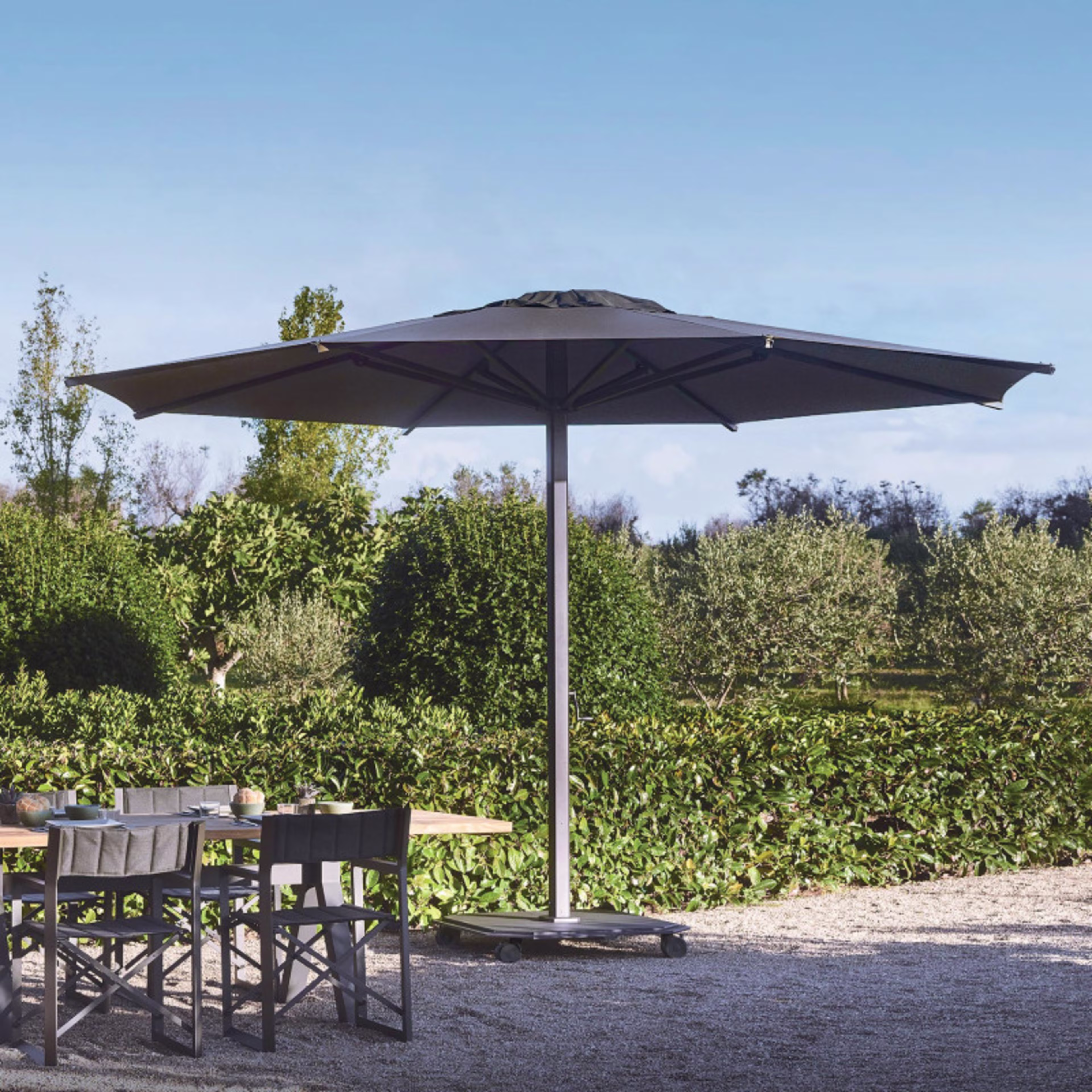 Jardinico Caractere 201 Centerpost 15' Octagonal Aluminum Market Patio Umbrella