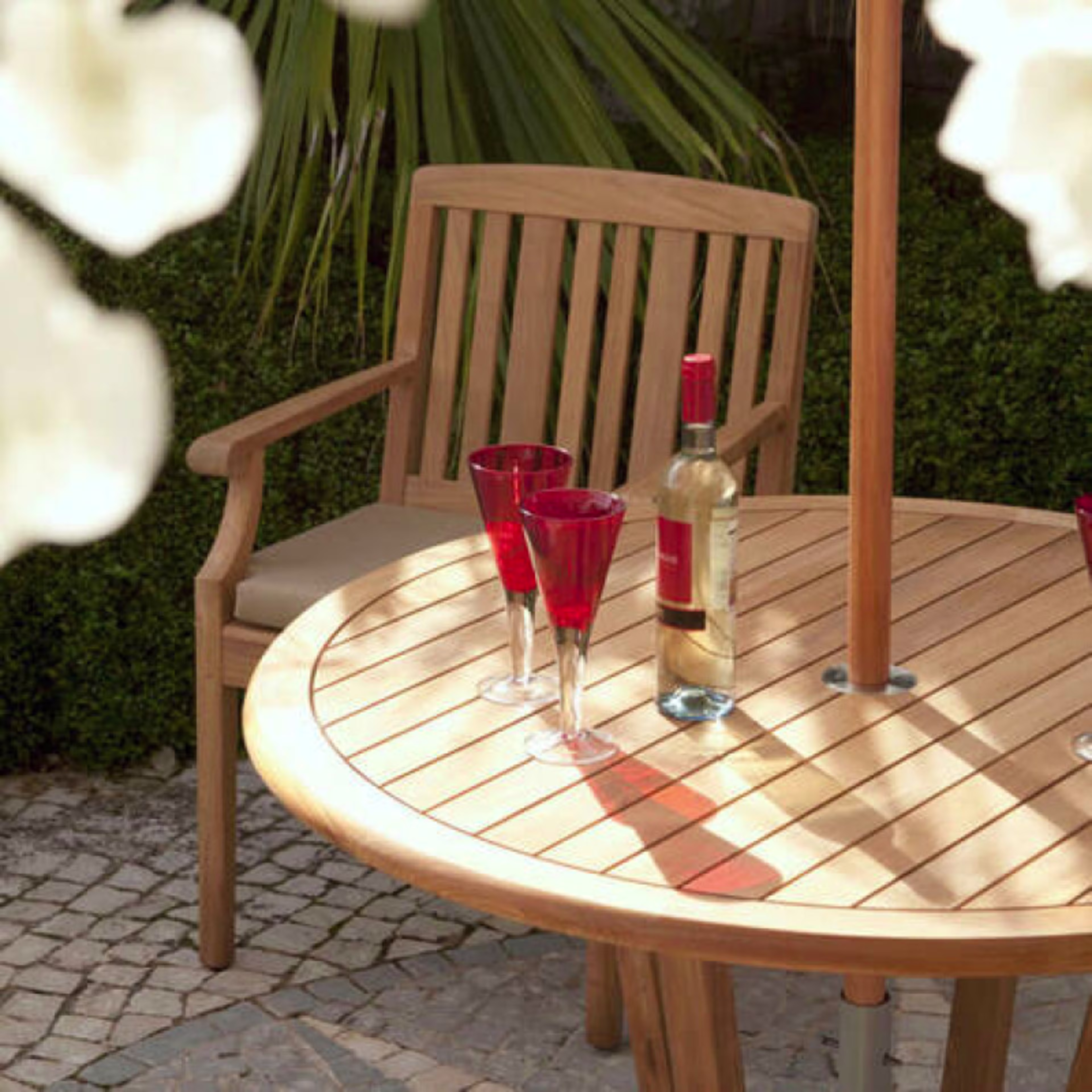 Barlow Tyrie Chesapeake 45" Teak Round Dining Table
