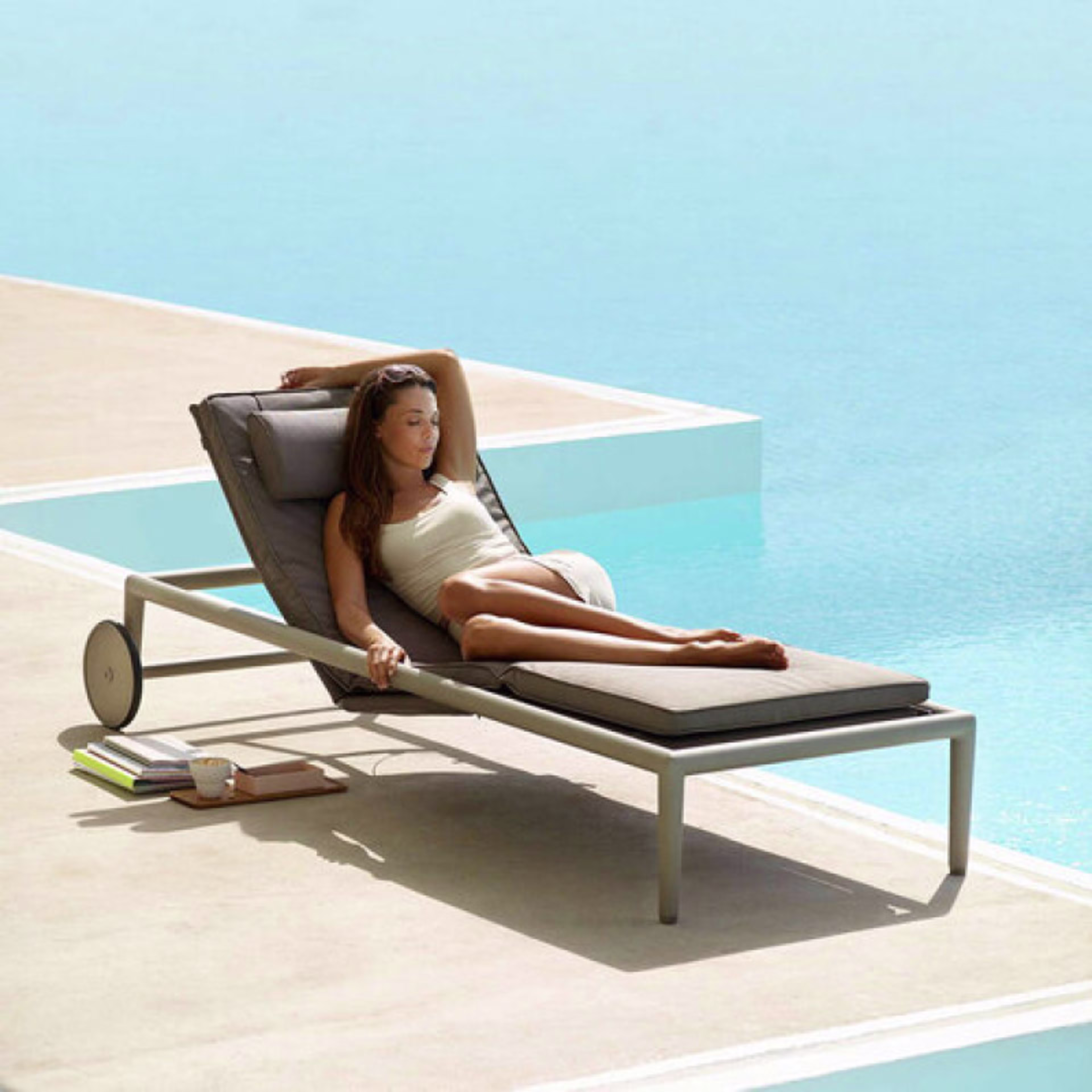 Cane-line Conic Aluminum Sunbed w/ Gas Spring