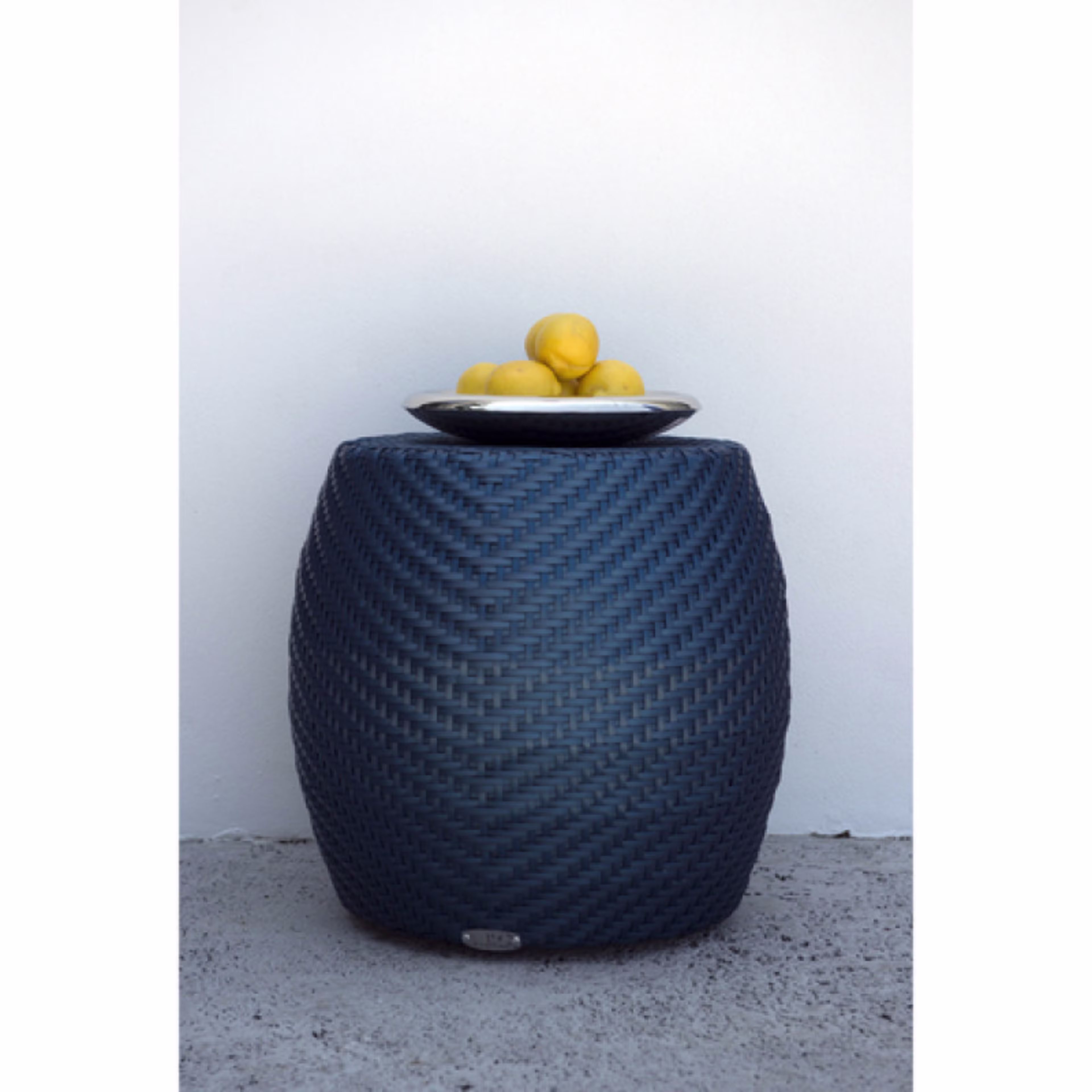 Kannoa Congo 18" Wicker Round Side Table