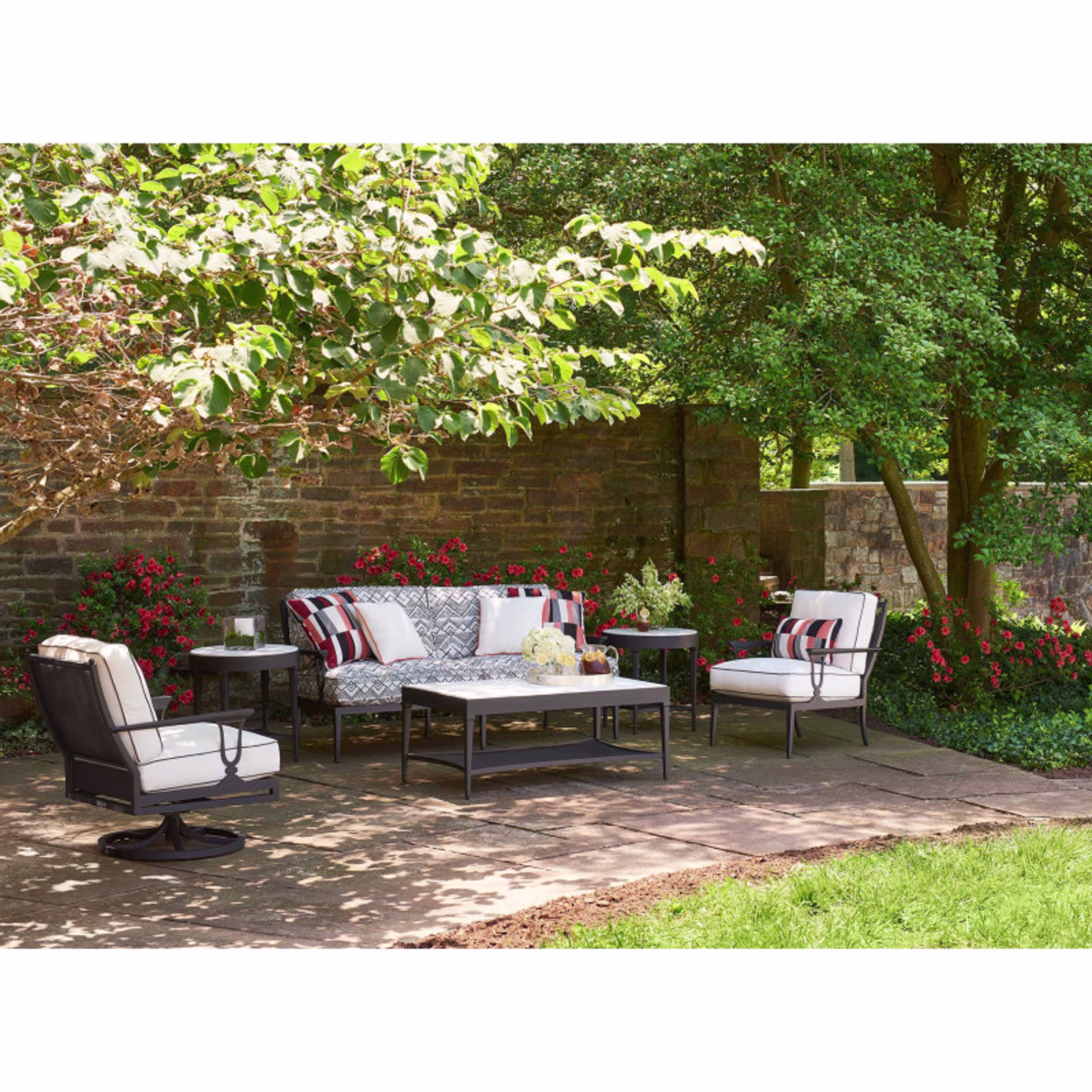Lane Venture Winterthur Estate 48" Aluminum Rectangular Cocktail Table