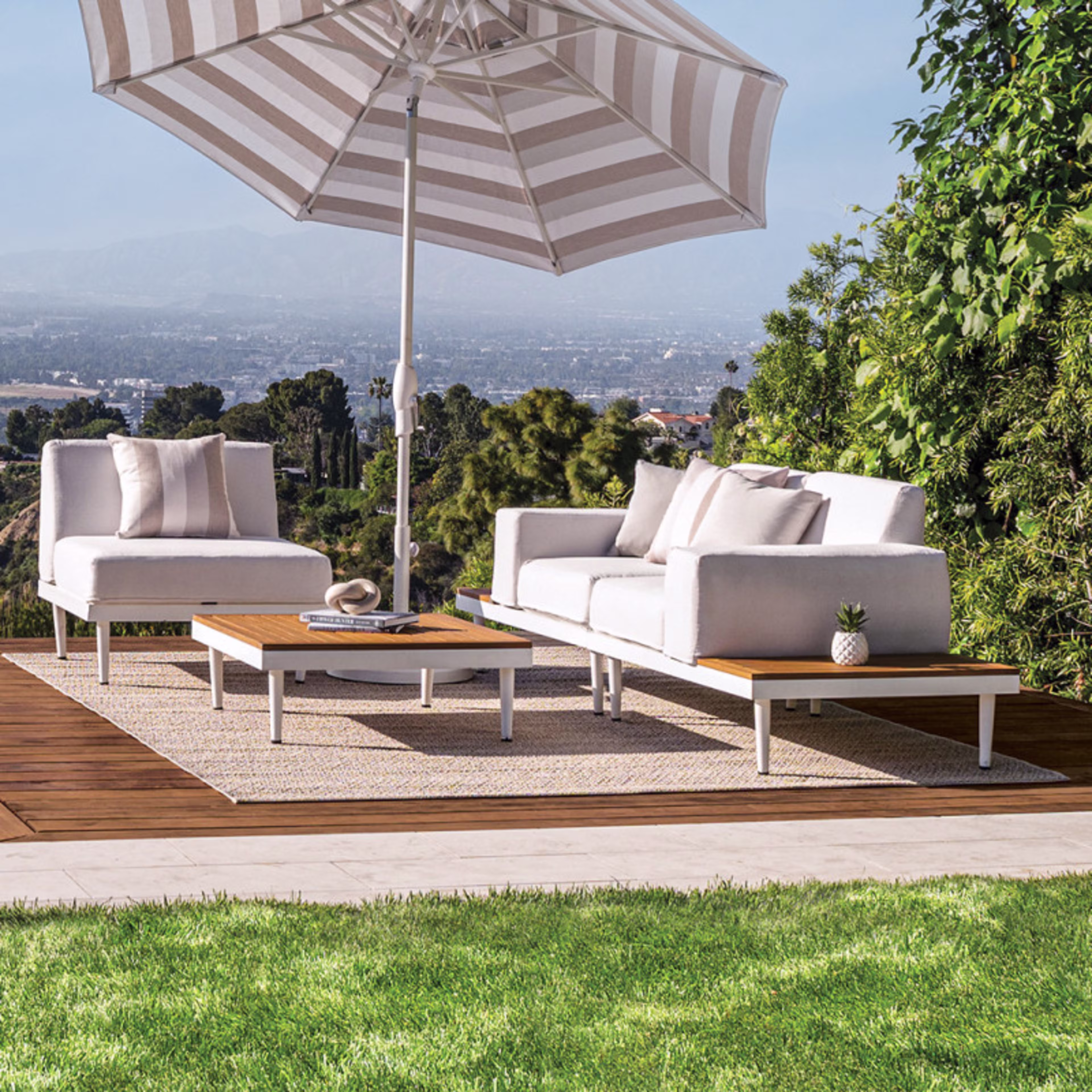 Treasure Garden Canyon Taupe Indoor/Outdoor Rug