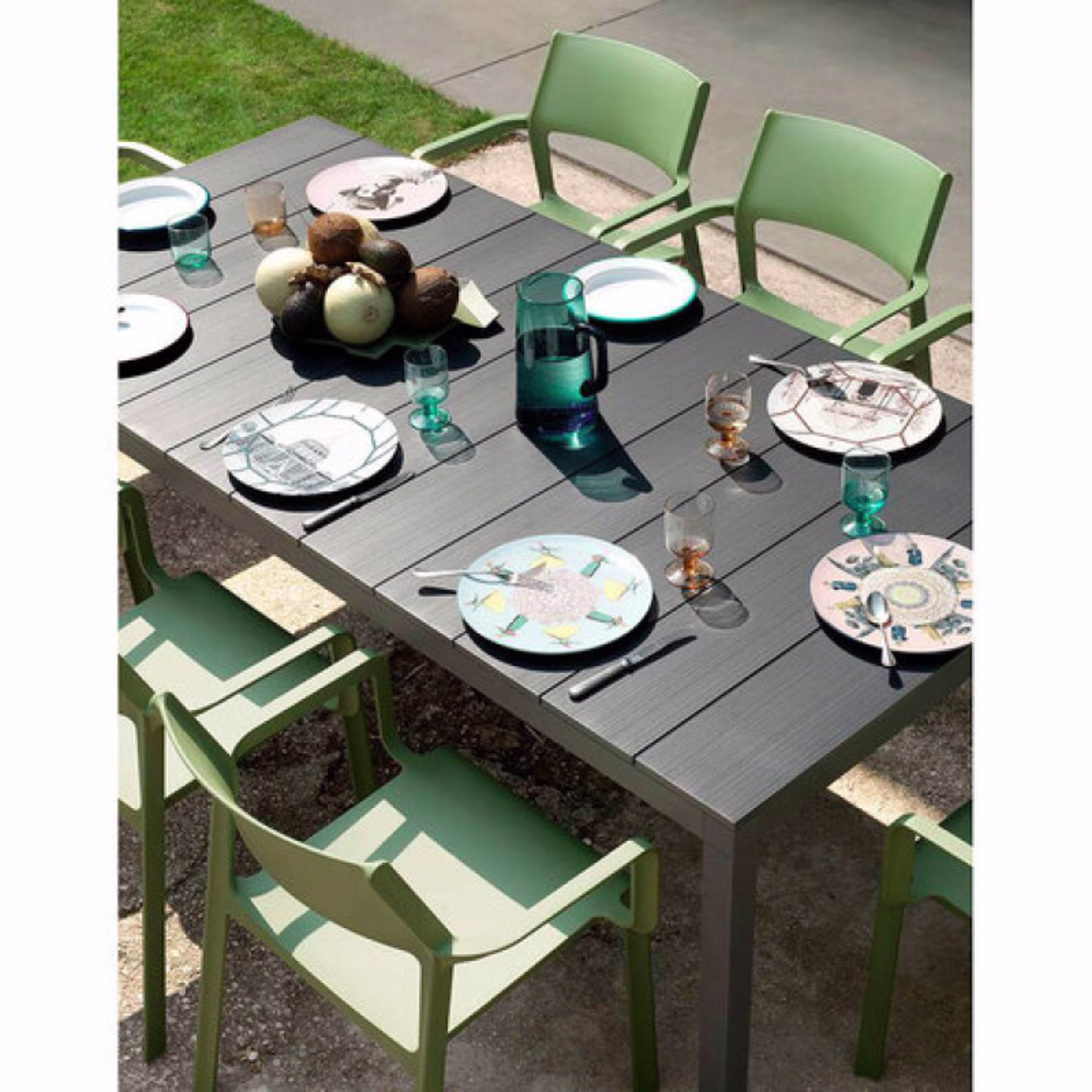 Nardi Rio/Trill 11-Piece Extending Rectangular Patio Dining Set