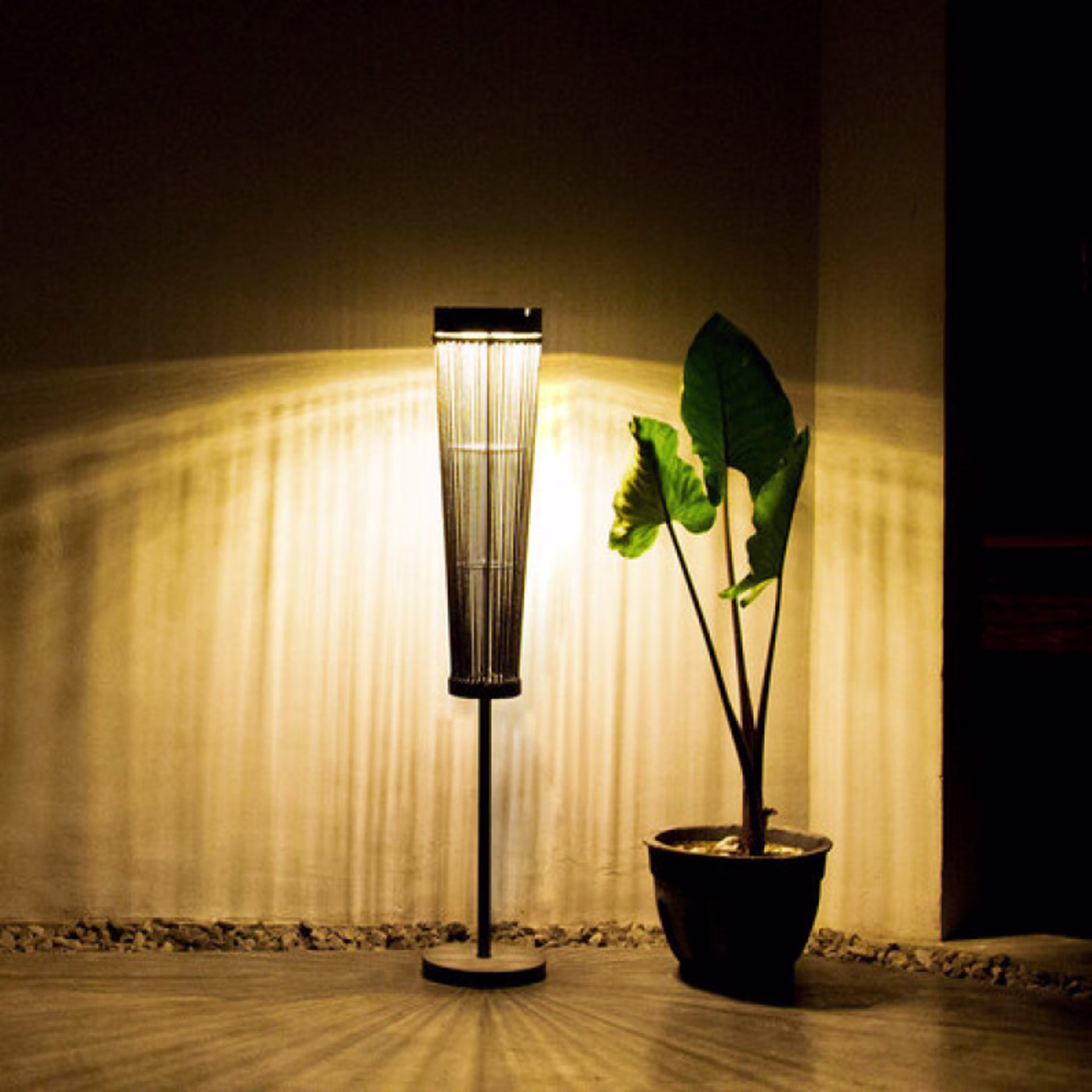 POVL Outdoor Björk Rope Solar LED Floor Lamp