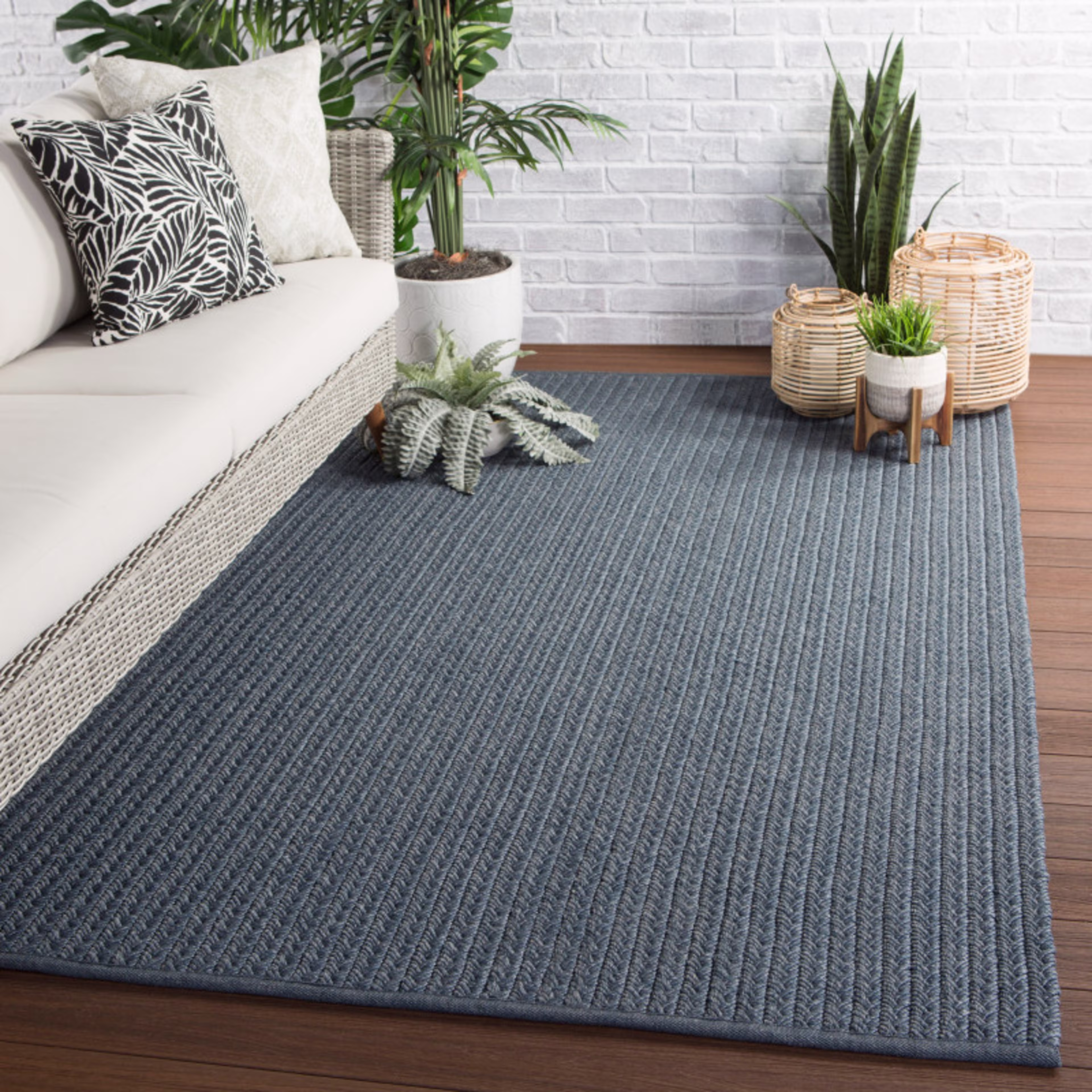 Jaipur Living Nirvana Premium Iver Blue Indoor/Outdoor Rug