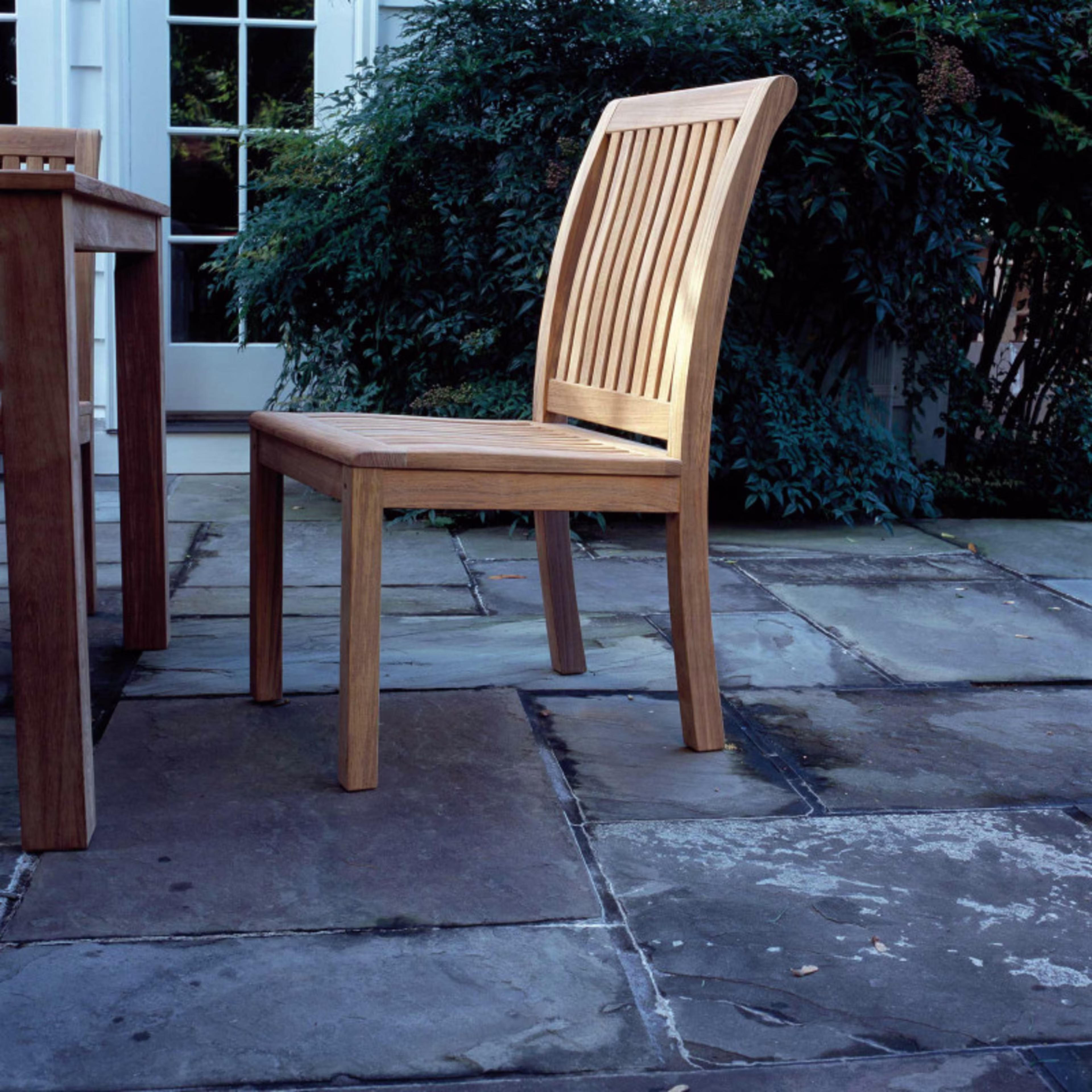 Kingsley Bate Essex/Chelsea 7-Piece Round Patio Dining Set