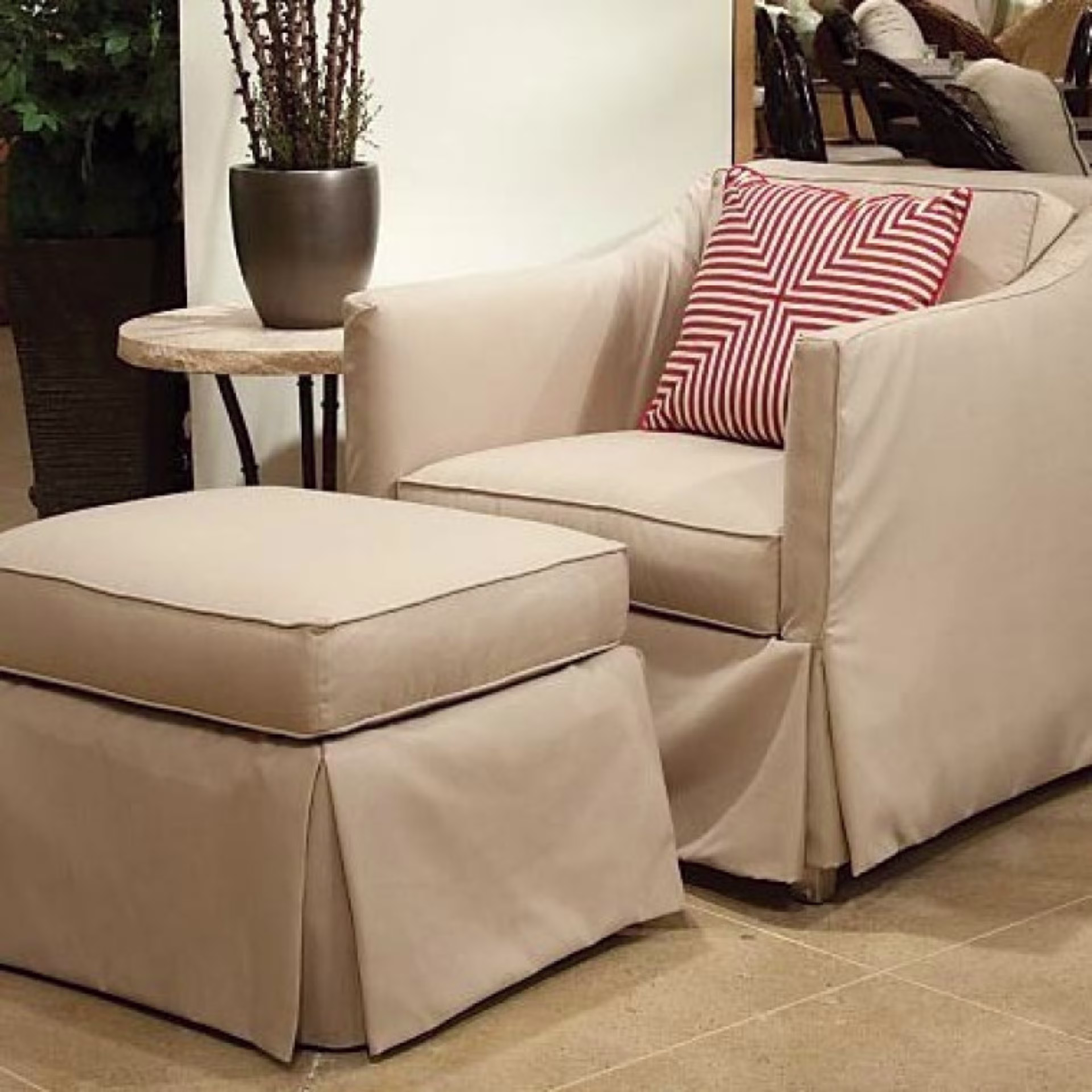Lane Venture Harrison Upholstered Swivel Lounge Chair