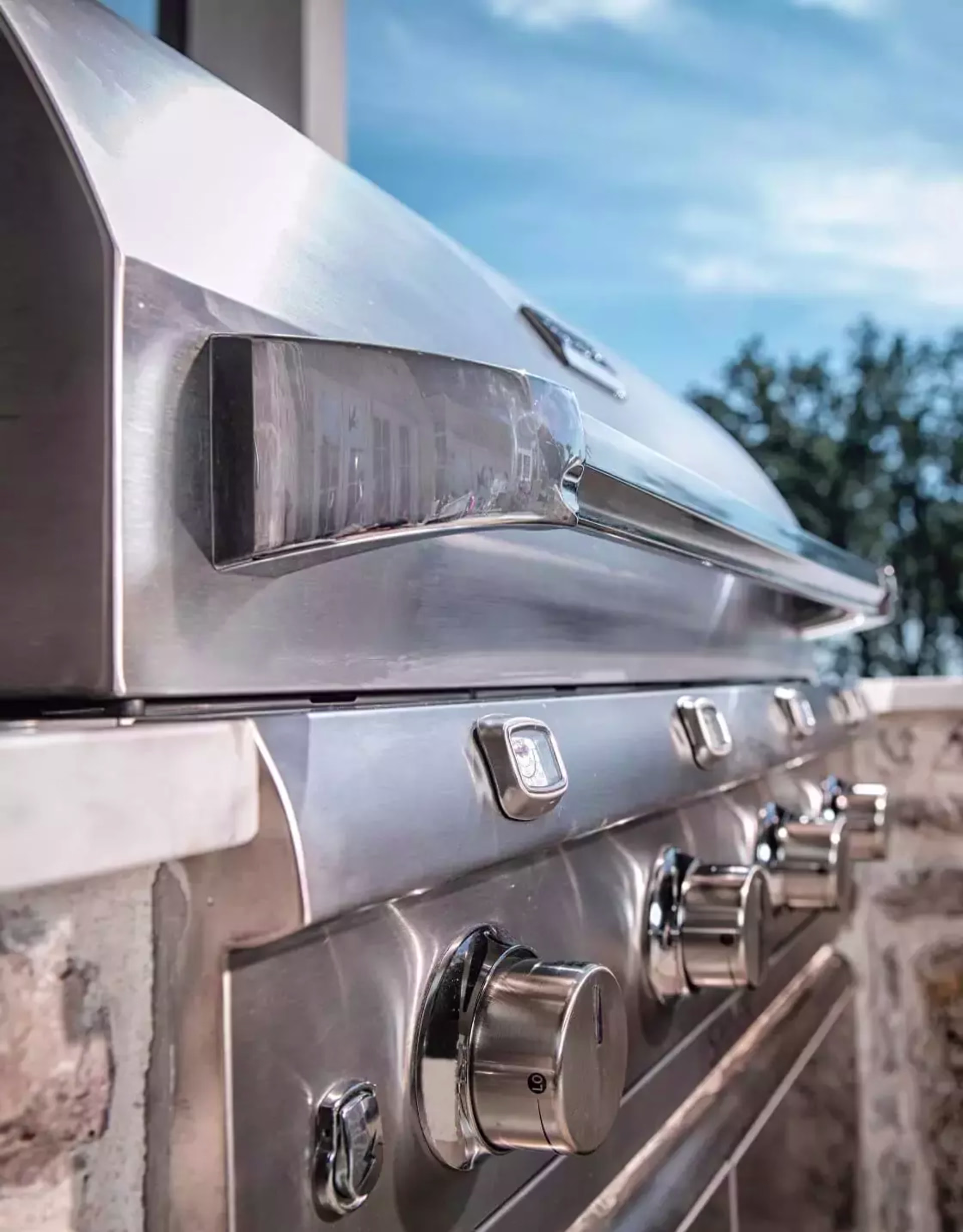 Gas grill exterior materials image