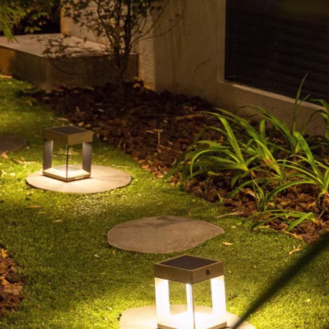 Les Jardins Blade Solar LED Anodized Aluminum Table Light