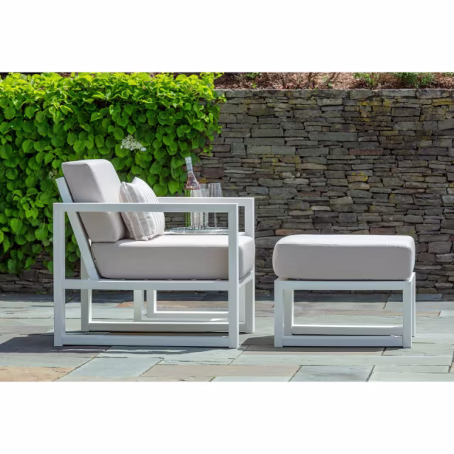 Seaside Casual MIA Recycled Polymer Lounge Chair