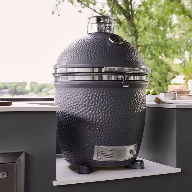 Lynx Grills Kamado Ceramic Charcoal Grill