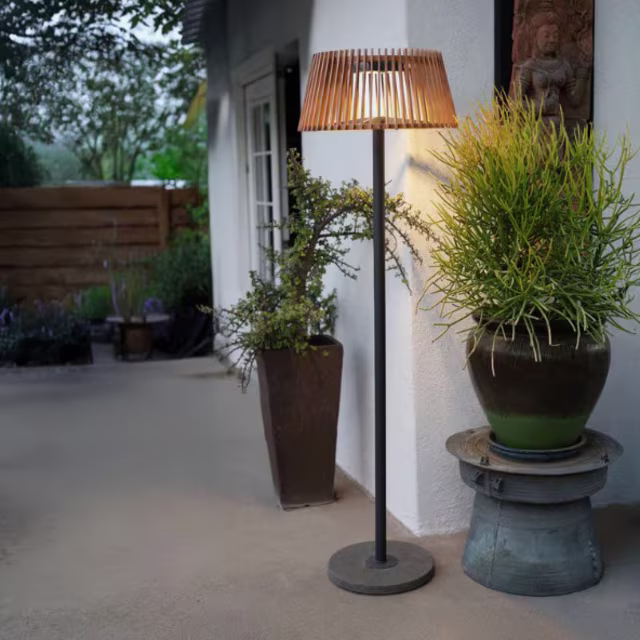 Les Jardins Mona Solar LED Floor Lamp