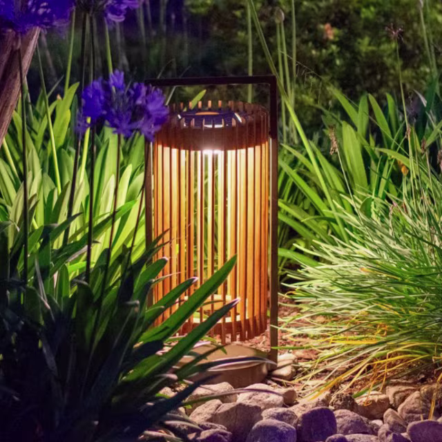 Les Jardins Jazz 24" Teak Solar LED Lantern