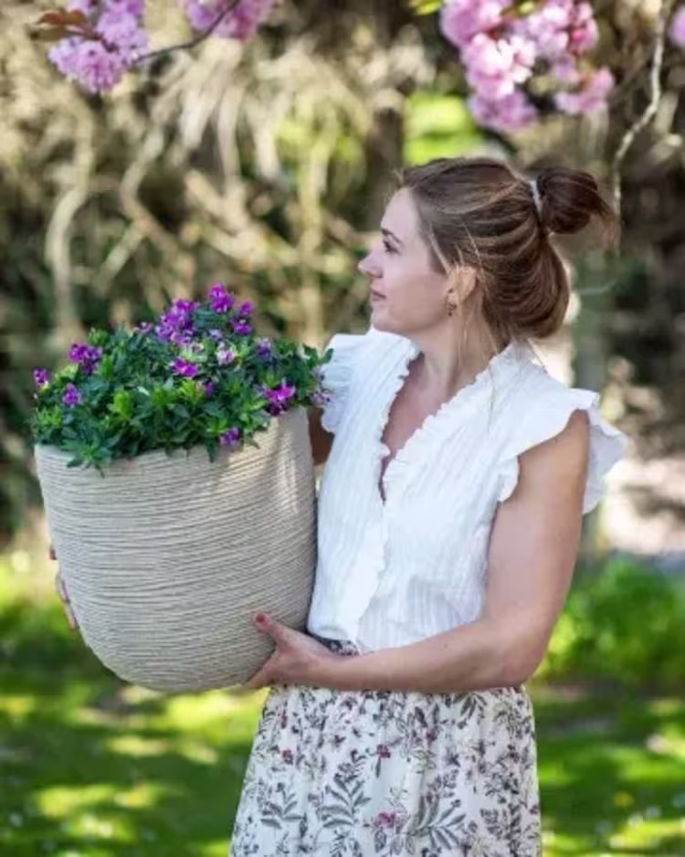 Planter pots figure image