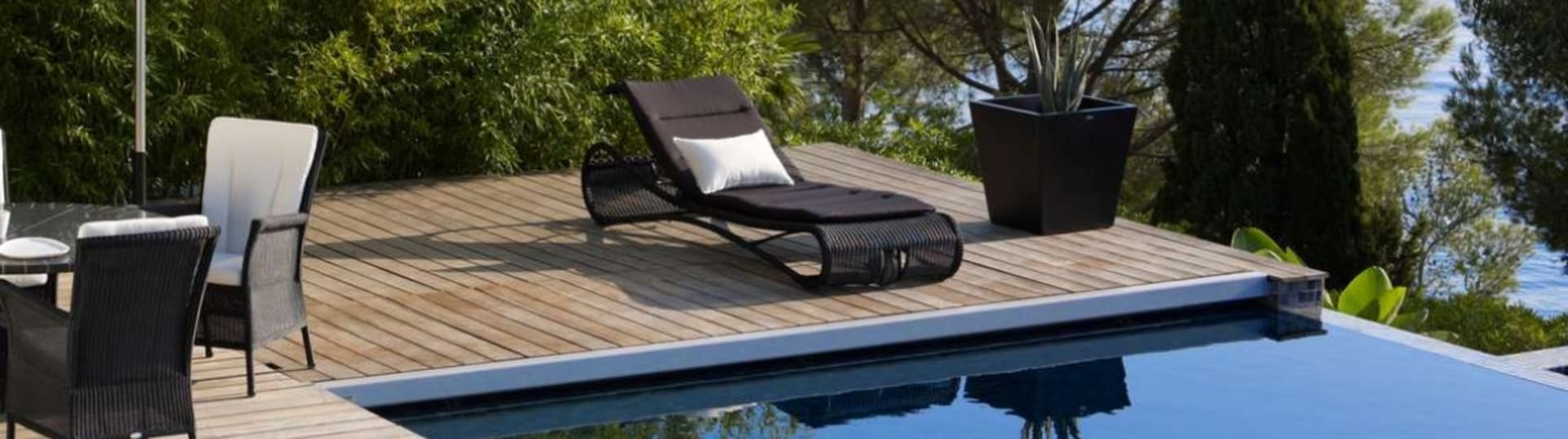 6 DESIGNER-APPROVED OUTDOOR CHAISE LOUNGES