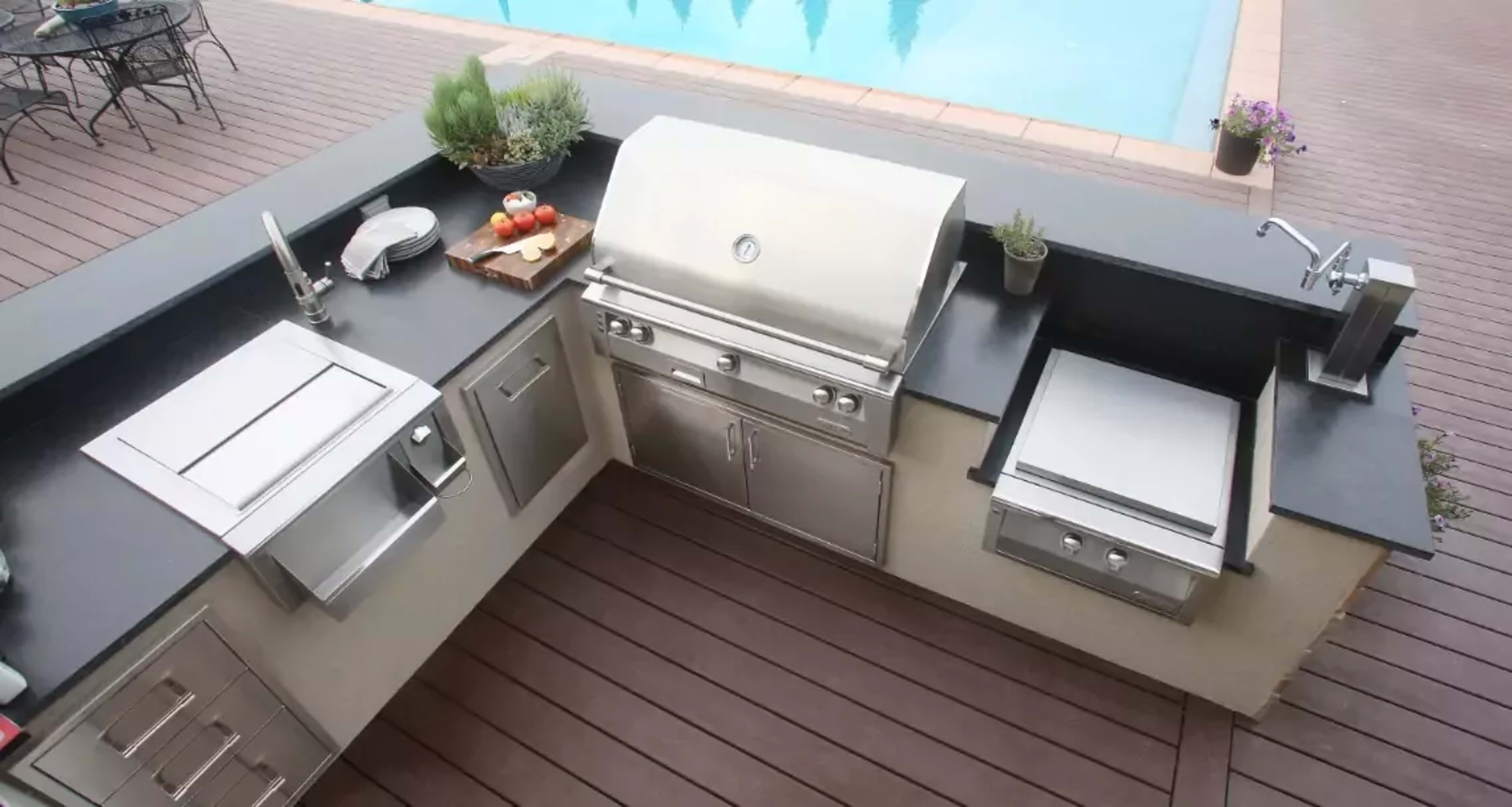 <p>Legacy and craftsmanship meet high-tech, modern sensibilities in Alfresco grills and luxury outdoor kitchen products, which incorporate the same manufacturing quality used in restaurant equipment to make chef-worthy outdoor appliances accessible. </p>