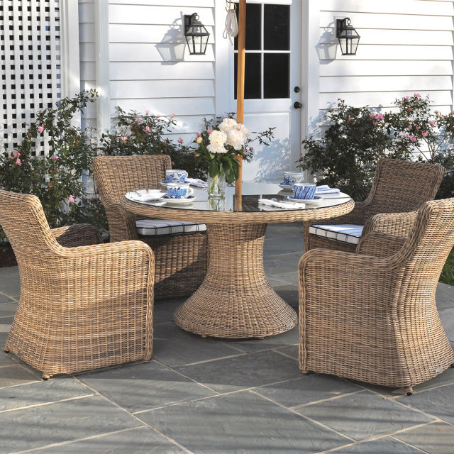 Kingsley Bate Sag Harbor 5-Piece Round Pedestal Patio Dining Set