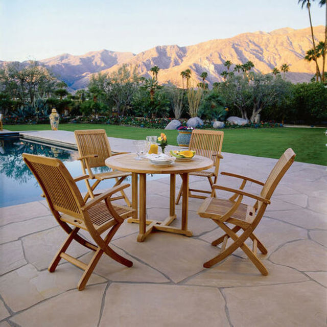 Kingsley Bate Essex/Monterey 5-Piece Round Patio Dining Set