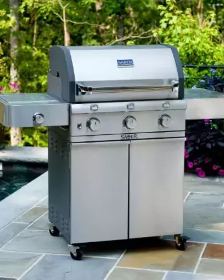 Freestanding gas grills