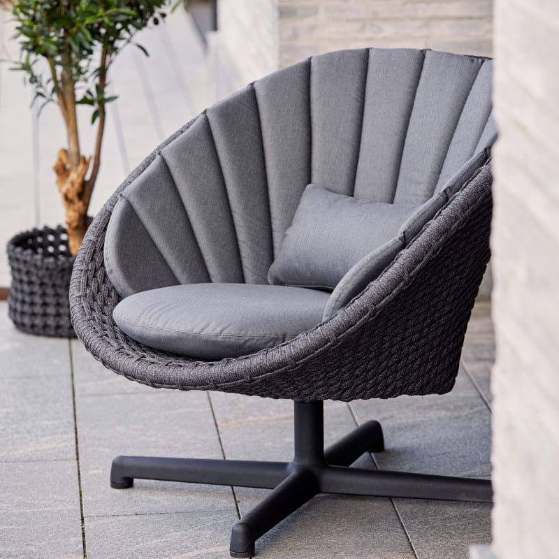 Cane-line Peacock Lounge Chair - Swivel Base