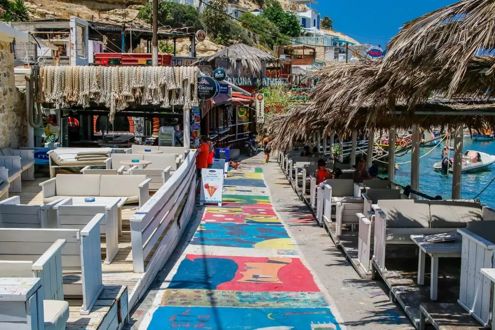 Matala-street-painting