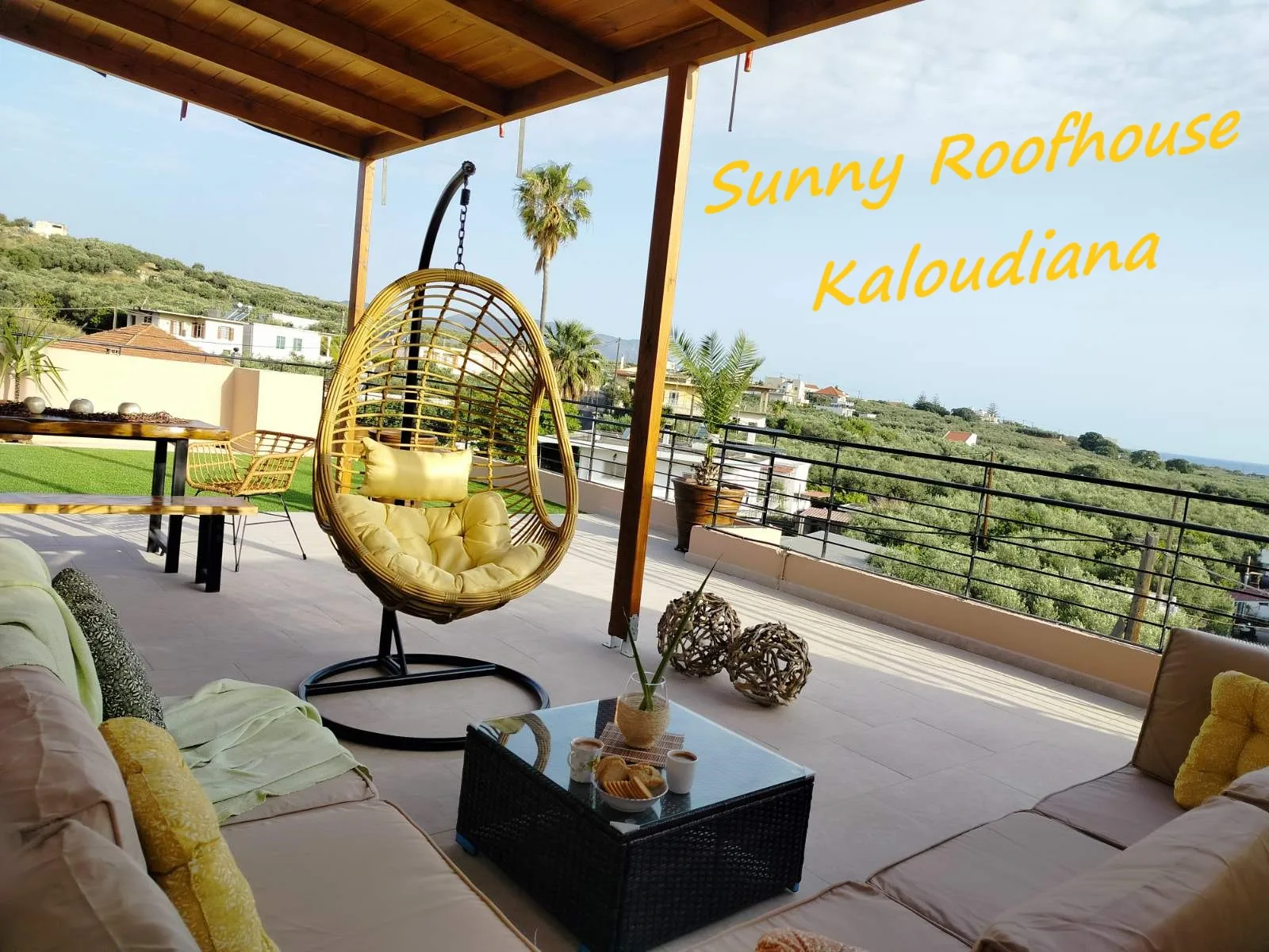 Sunny Roofhouse - Kaloudiana